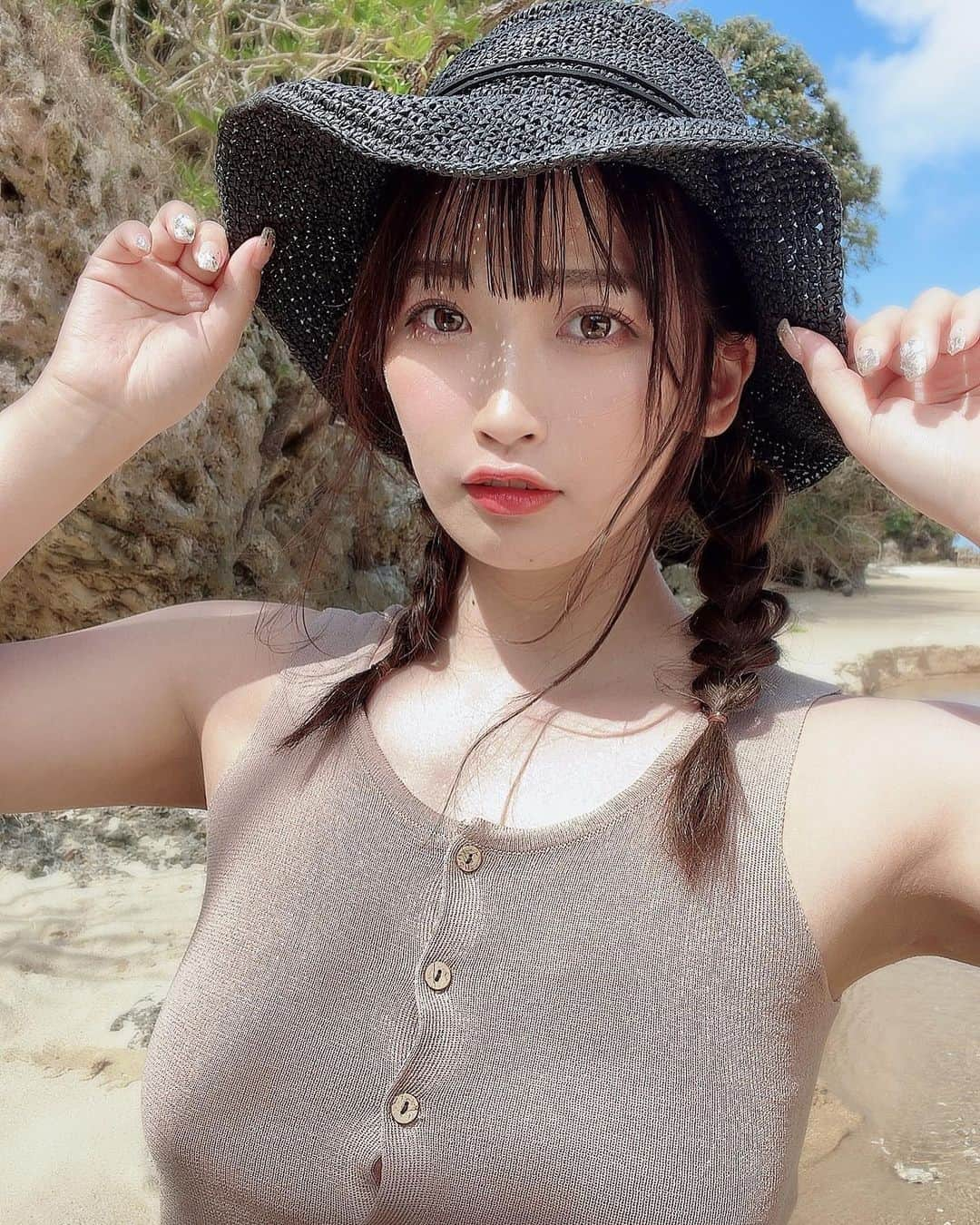 美園和花のインスタグラム：「👒🤍💕  #美園和花 #海 #石垣島」