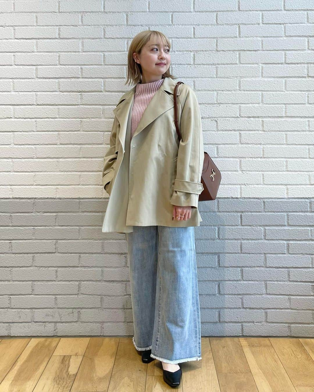 green label relaxing 自由が丘店さんのインスタグラム写真 - (green label relaxing 自由が丘店Instagram)「【WOMENS】 自由ヶ丘店限定" DEWYLEE @demyleejapan "の23ssが入荷しました。  ※着用品番以外も少量入荷しております。ご質問は自由が丘店までご連絡ください。  ■商品詳細 ◇JY SC DML Daphne PO 3613-499-2464 / ¥36,300-. taxin color:LT.Pink・NAVY・ORANGE size:Sのみ  ■その他着用アイテム outer 3625-199-2002 / ¥24,200-. taxin pants 3614-699-2525 / ¥9,900-. taxin shoes  3631-199-2067 / ¥11,000-. taxin bag 3632-699-1956 / ¥6,930-. taxin  ■着用サイズ outer:36(S) tops:S pants:34(XS)  STAFF:ichinomiya 150cm @nagisa_ichinomiya   ■自由が丘店営業時間 11:00〜20:00 ☎︎ 03-5731-8531 　 ■駐車場サービス お買い上げ金額に応じて以下ご利用いただけます。 場所【自由が丘南口有料駐車場】 > ¥5,000(税込)以上　30分チケット1枚 > ¥10,000(税込)以上　　30分チケット2枚  #greenlabelrelaxing #グリーンレーベルリラクシング #jiyugaoka #自由が丘 #春服コーデ #ニットコーデ #demylee #デミリー #デニムパンツ #トレンチコート #カジュアルファッション #きれいめカジュアル」2月17日 20時05分 - glr_jiyugaoka