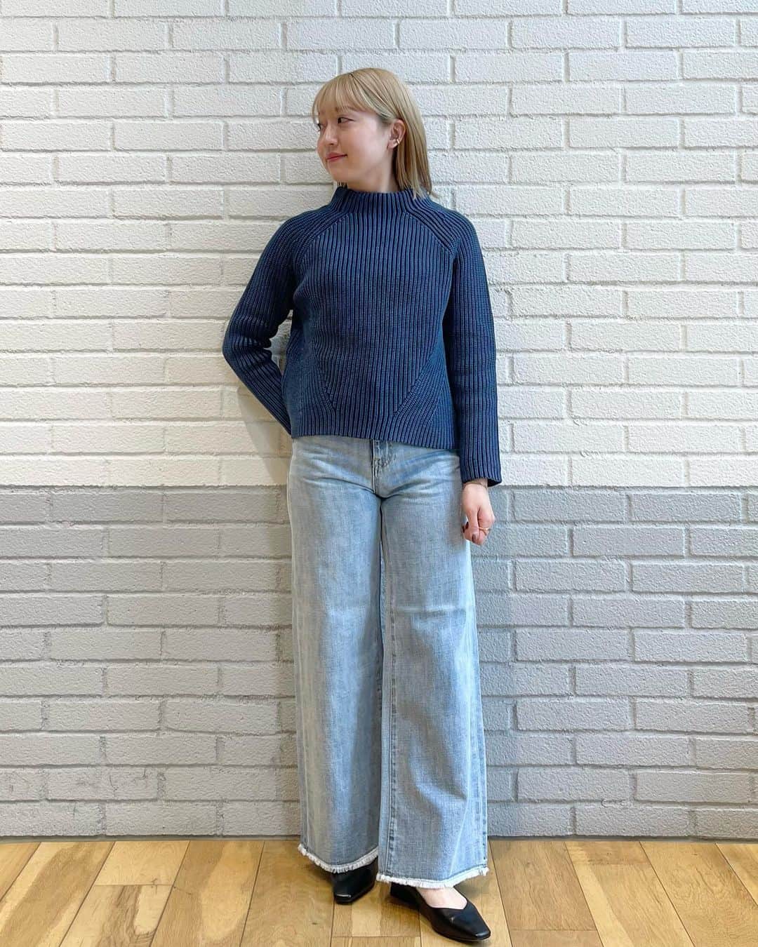 green label relaxing 自由が丘店さんのインスタグラム写真 - (green label relaxing 自由が丘店Instagram)「【WOMENS】 自由ヶ丘店限定" DEWYLEE @demyleejapan "の23ssが入荷しました。  ※着用品番以外も少量入荷しております。ご質問は自由が丘店までご連絡ください。  ■商品詳細 ◇JY SC DML Daphne PO 3613-499-2464 / ¥36,300-. taxin color:LT.Pink・NAVY・ORANGE size:Sのみ  ■その他着用アイテム outer 3625-199-2002 / ¥24,200-. taxin pants 3614-699-2525 / ¥9,900-. taxin shoes  3631-199-2067 / ¥11,000-. taxin bag 3632-699-1956 / ¥6,930-. taxin  ■着用サイズ outer:36(S) tops:S pants:34(XS)  STAFF:ichinomiya 150cm @nagisa_ichinomiya   ■自由が丘店営業時間 11:00〜20:00 ☎︎ 03-5731-8531 　 ■駐車場サービス お買い上げ金額に応じて以下ご利用いただけます。 場所【自由が丘南口有料駐車場】 > ¥5,000(税込)以上　30分チケット1枚 > ¥10,000(税込)以上　　30分チケット2枚  #greenlabelrelaxing #グリーンレーベルリラクシング #jiyugaoka #自由が丘 #春服コーデ #ニットコーデ #demylee #デミリー #デニムパンツ #トレンチコート #カジュアルファッション #きれいめカジュアル」2月17日 20時05分 - glr_jiyugaoka