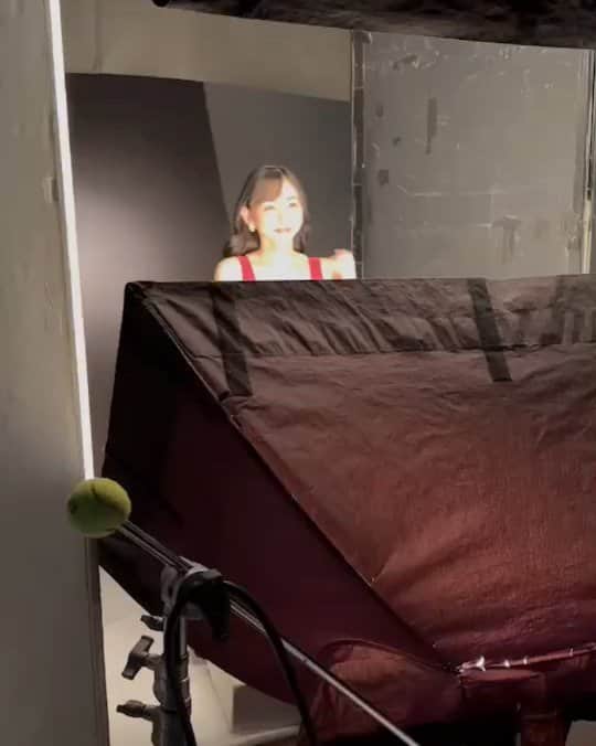 杉原杏璃のインスタグラム：「週刊誌　撮影📸  週刊誌📕　2冊分の撮影です♫  カシャ📸カシャ📸  なんか....ブログ更新のLINE通知がまた出来なくなっていてスミマセン🙏  やり方わかんなくなっちゃいました  #グラビア #撮影 #週刊誌」