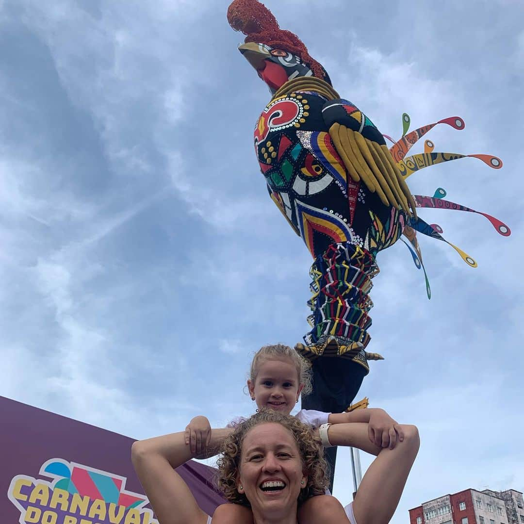 ヤネ・マルケスのインスタグラム：「Que espetáculo! Maya esperou muito por esse encontro. Estamos encantados com esse gigante. Tá perfeito. Parabéns @prefeiturarecife  @joaocampos. @renatoxavierb」