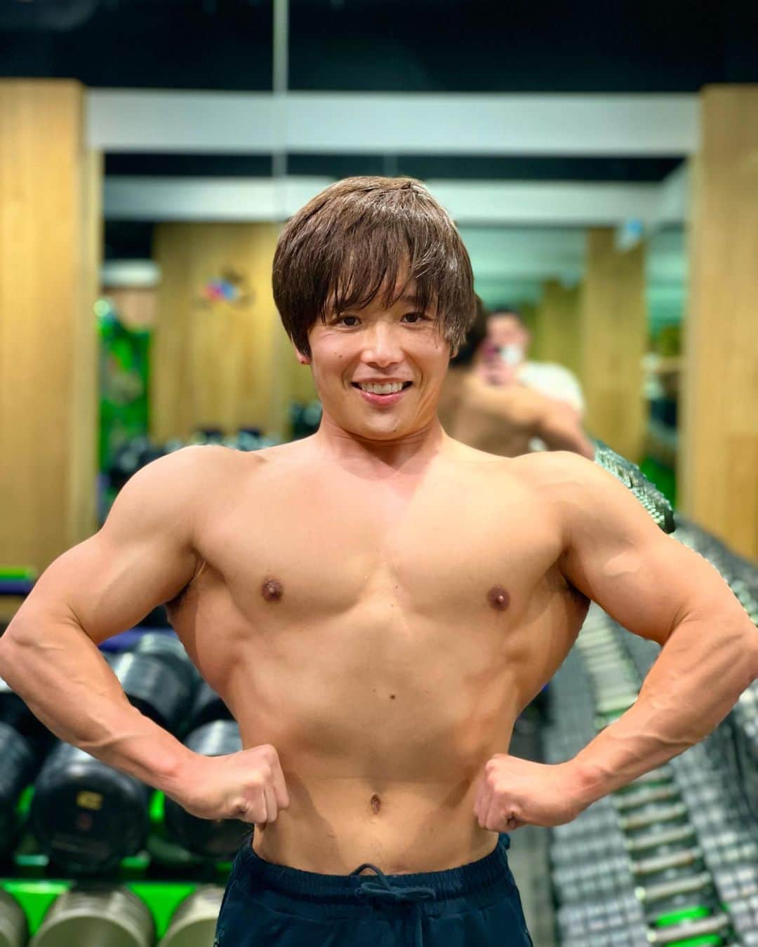 のインスタグラム：「5月3日のボディビル大会で勝ちます🔥 自分が自分である為に  #謙虚に無心で淡々と #おりゃあ #迷った時は一番苦しい道」