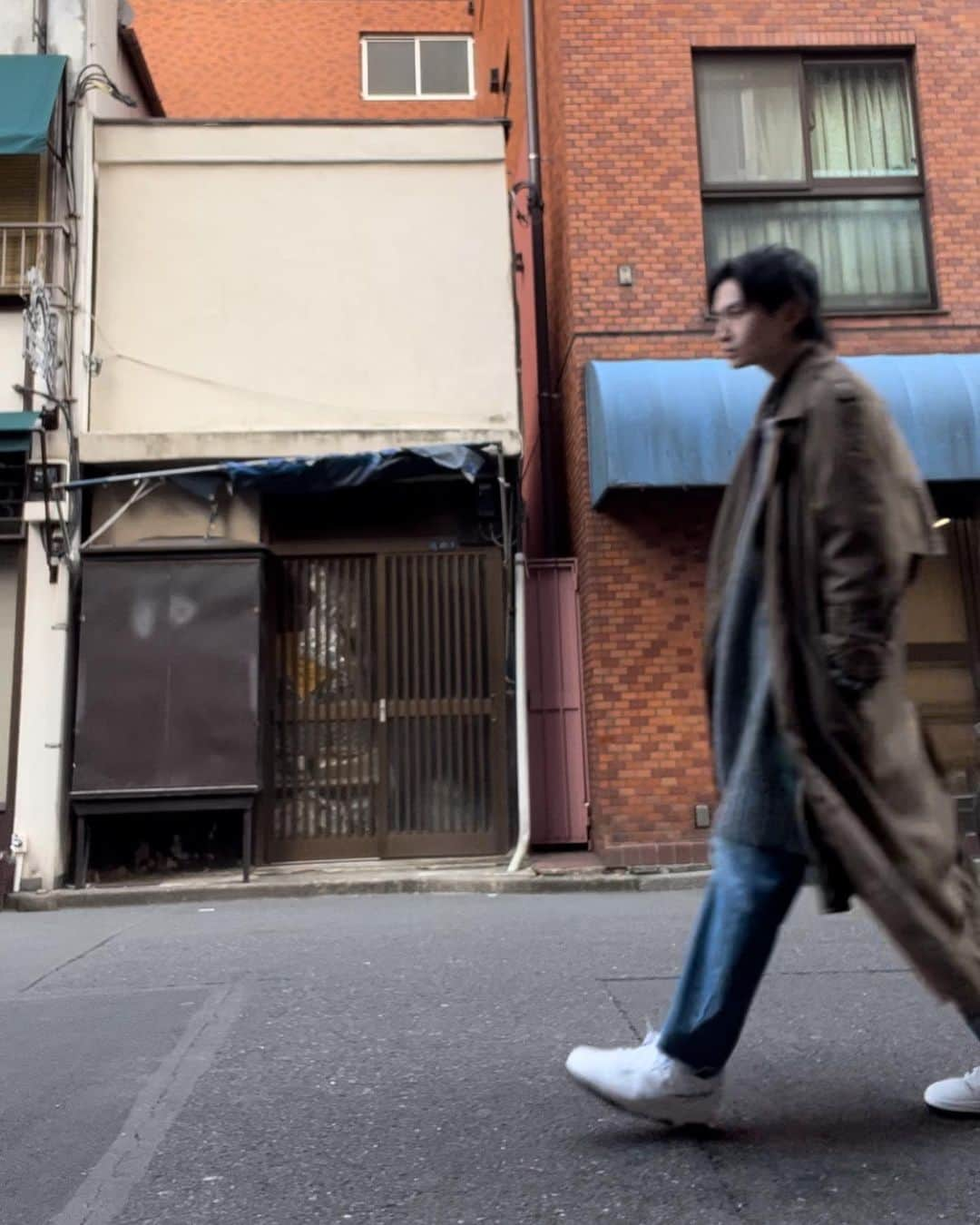 大石翔大のインスタグラム：「もうすぐはーるーですね🌷なんかわくわくしますねん。でも鼻がきっともうすぐむずむずしますねん。 #古着 #maisonmargiela #uniqlo #newbalance #comdesgarcons」