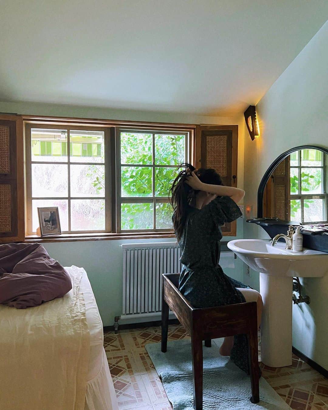 のインスタグラム：「🛏💭..」