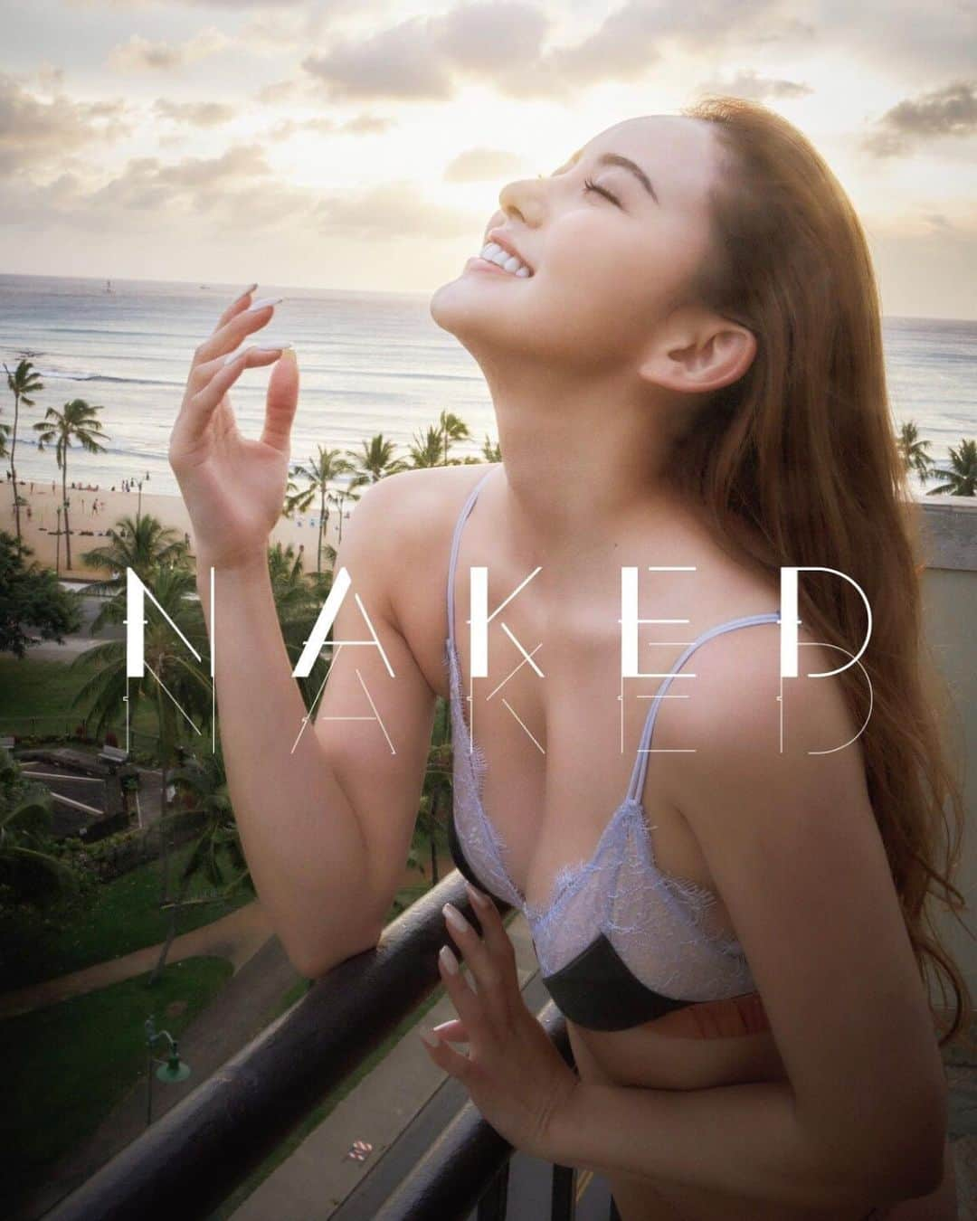 川畑春菜さんのインスタグラム写真 - (川畑春菜Instagram)「… KAREN 2nd 写真集『NAKED』 4月15日発売です✨  時差投稿になってしまいましたが 初回限定盤も受付開始してます☺️メイキングYouTubeもサイバージャパン公式で是非ご覧下さい🤍  #ヘアメイク#メイク#写真集#ハワイ#サイバージャパン#ヘルシーメイク#youtube#ハワイ撮影#海外撮影」2月17日 22時51分 - haru_1111