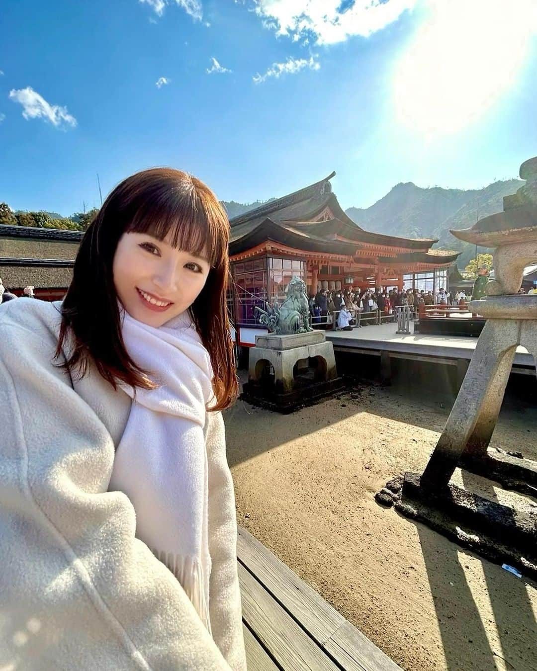 倭早希さんのインスタグラム写真 - (倭早希Instagram)「. . 宮島✌️ 久々に食べた揚げもみじ最高🍁😎  . . #広島#宮島#厳島神社#厳島神社大鳥居 #宮島観光#初詣#miyajima#hiroshima #揚げもみじ#宮島グルメ」2月17日 23時29分 - saki_yamato_