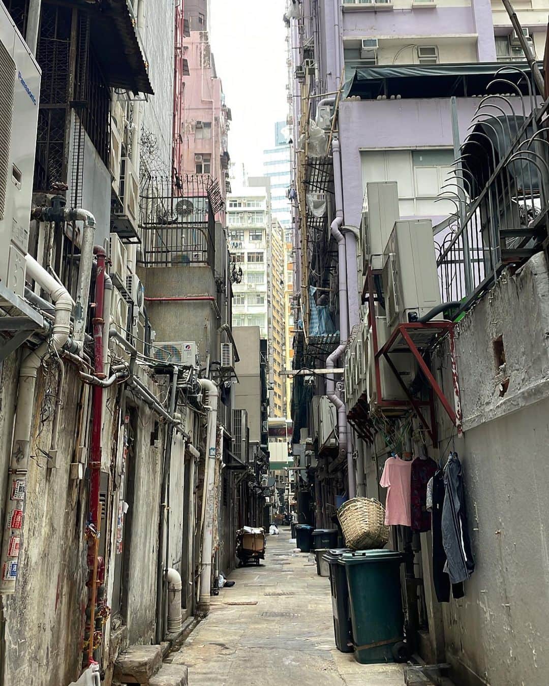 川上愛さんのインスタグラム写真 - (川上愛Instagram)「香港🇭🇰 → マカオ🇲🇴  仕事はすぐ終わり、ほぼ遊び。 全部1人だったけど楽しすぎた✌️  私、マカオにハマりそう。。。🃏  3枚目の写真ストーリーに載せた時 バッグの質問もらってたけど、 10年近く前の @fendi です！ 当時ママにプレゼントしたんだけど お気に召さなかったようで私が使うことになったやつ。笑  #hongkong #macao #macau #grandhyatthongkong」2月18日 0時14分 - manakawakami