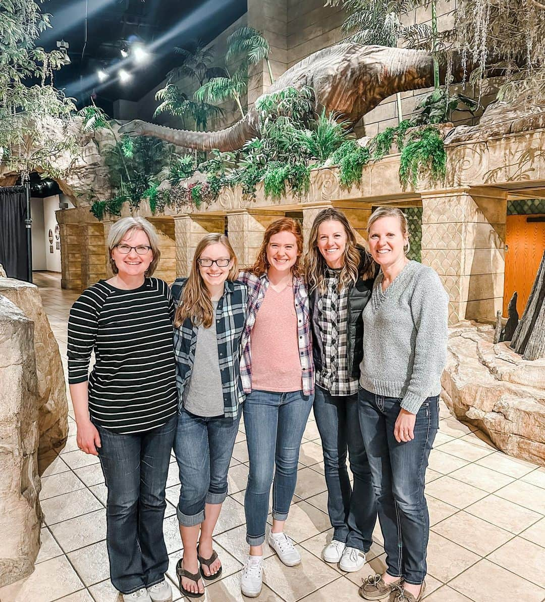 エイミー・オルソンさんのインスタグラム写真 - (エイミー・オルソンInstagram)「Successful girls trip! Loved spending time with all these ladies and being able to see the Creation Museum and the Ark!! Highly recommend both of them. Answers in Genesis was such an amazing resource to me as a kid as I was learning the Bible and had so many questions and doubts about the Christian faith. So thankful for the work they have done and impact they have had on me over the years!! Really felt like a full-circle moment in a lot of ways!!」2月18日 0時15分 - amyolsongolf