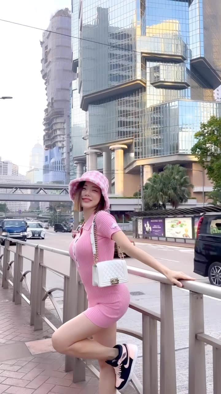 Dj Sodaのインスタグラム：「It‘s been a while since I came to Hong Kong afer Covid crisis. I love Hong Kong soooo much and missed so much.🥹🥹💕💕Also thanks to all of my fans who came out to the airport every time for almost decades.🙏🏻🙏🏻I truly missed you soooo much!! Super excited and looking forward to see yall tonight at the club @Boomeranghkg  HK are you ready to party with me?💃🏻💃🏻❤️‍🔥❤️‍🔥」