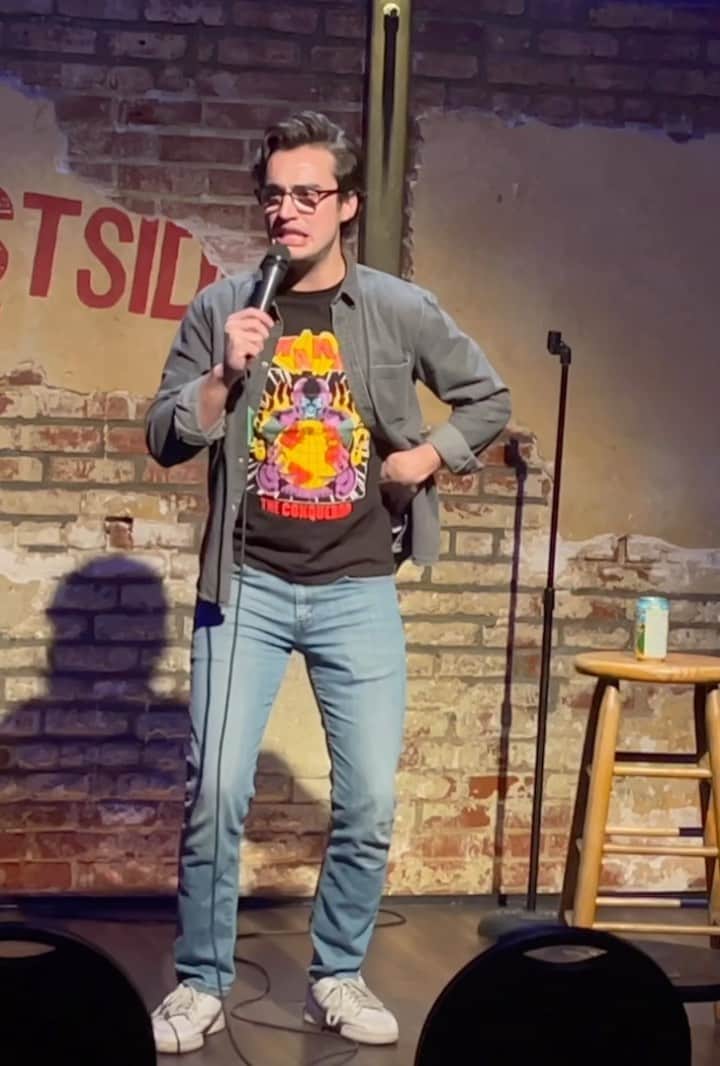 ジョーイ・ブラッグのインスタグラム：「Medicare is the best. #Medicare #Clippy #StandUp #DisneyChannel #Comedy #JPEG #PDF #MicrosoftWord」