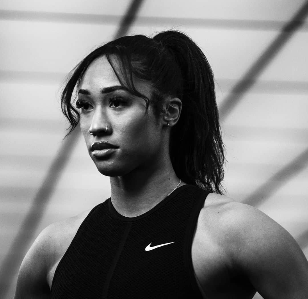 Leya BUCHANANさんのインスタグラム写真 - (Leya BUCHANANInstagram)「🖤  ⁣ ⁣  ⁣ ⁣ ⁣ #teamcanada #athleticscanada #explore #igdaily #igers #trackgirls #canada #athlete #melanin #model #explorepage⁣」2月18日 4時17分 - leyabuchanan