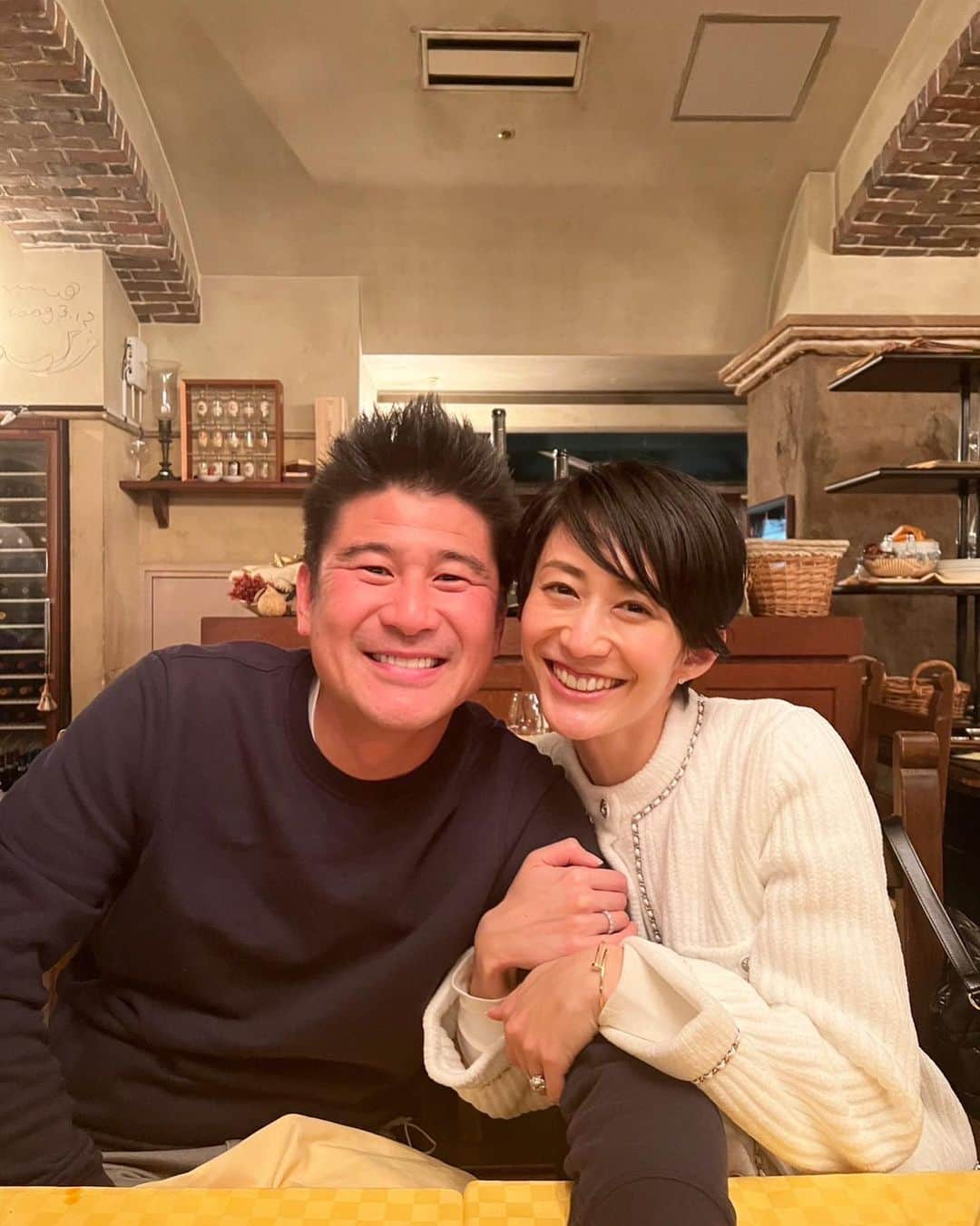 小堀ケネスさんのインスタグラム写真 - (小堀ケネスInstagram)「Happy 36th Birthday to my lovely wife!😊 Looking forward to many more!  鬼ママ36歳おめでとう！ これからも仲良くいようね。 いつもありがとう！😘  #notdrunk #鬼ママ#36歳#happybirthday #loveyou  @mariakamiyama」2月18日 4時20分 - kenkob0903