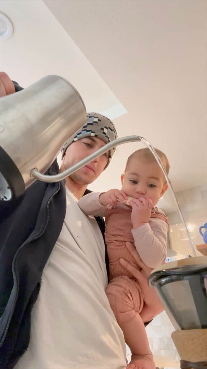 ナッシュ・グリアのインスタグラム：「☕️🤎」