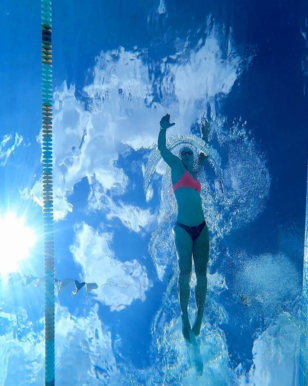 Julieのインスタグラム：「Good day for a swim 😎 . . . #swimmer #summerjulep #swimming #swim #swimlife #swimmerslife #swimtechnique #goswimming #swimmersofinstagram #instaswim #instaswimming #mastersswimming #instaswimmer #usaswimming #swimtraining #swimfast #swimpractice」