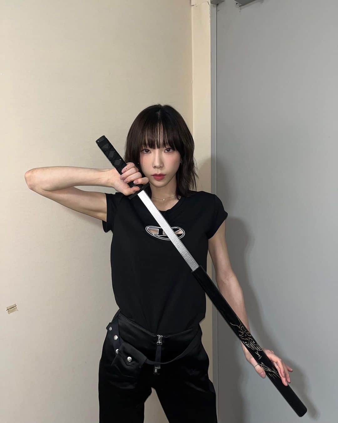テヨン のインスタグラム：「애니를 너무 많이 보면 #놀라운토요일」