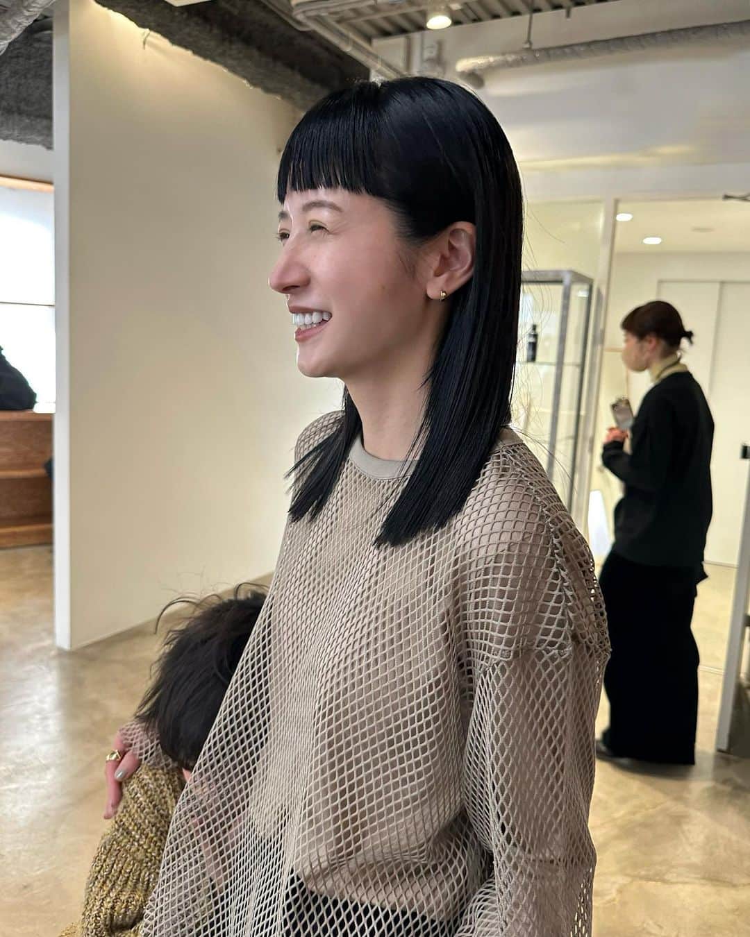松本恵奈さんのインスタグラム写真 - (松本恵奈Instagram)「そういえばオン眉にしました✌🏻とおきもカットしてかっこよくしてもらったはずなのに帰る時にはもうボサボサ。笑  #nanuk」2月18日 15時46分 - ena1123