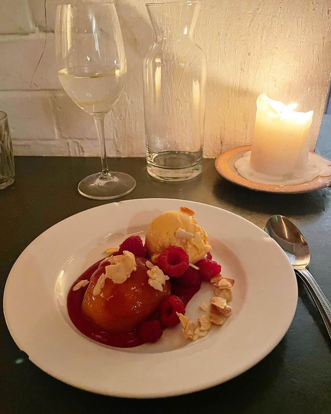 のインスタグラム：「One of my favourite restaurant @westernslaundry ✨ Highbury & Islington stから10分くらい歩くけど、おすすめレストランのひとつ☝🏻明後日行くPrimeurのブランチでもあるんだけど、お店の雰囲気もご飯も本当に大好きで何度も行きたいレストラン☺️明日から3日間はロンドンで特にお気に入りのレストラン3つを予約してて楽しみ🫶🏻#london#westernslaundry」