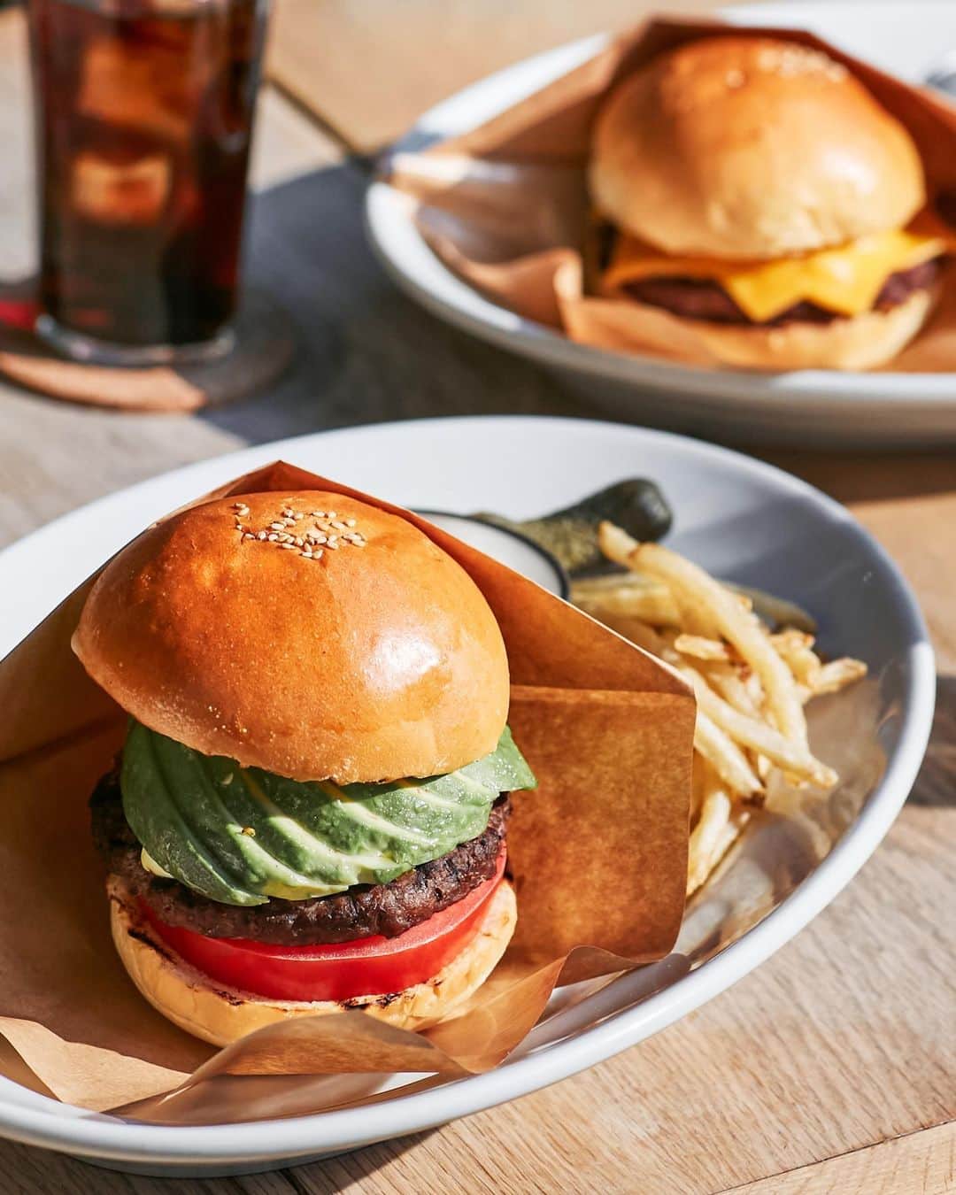 TRUNK(HOTEL)さんのインスタグラム写真 - (TRUNK(HOTEL)Instagram)「Burgers are our love language. A kid's happiness needs no reason.   #trunk #trunkhotel #trunklounge #socializing #hotel #tokyo #jingumae #harajuku #kitchen #burger #lunch #happiness」2月18日 9時58分 - trunkhotel_catstreet