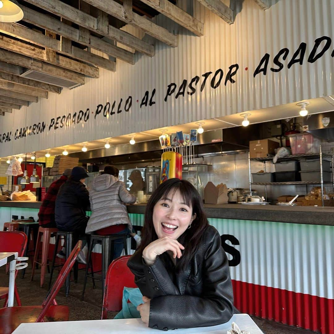 松本ゆいさんのインスタグラム写真 - (松本ゆいInstagram)「🤤🌮 #LA#losangeles#まつゆいの旅#trip#familytrip#encinitas#thetacostandencinitas#thetacostand#lunch#tacos」2月18日 10時32分 - yui_m106