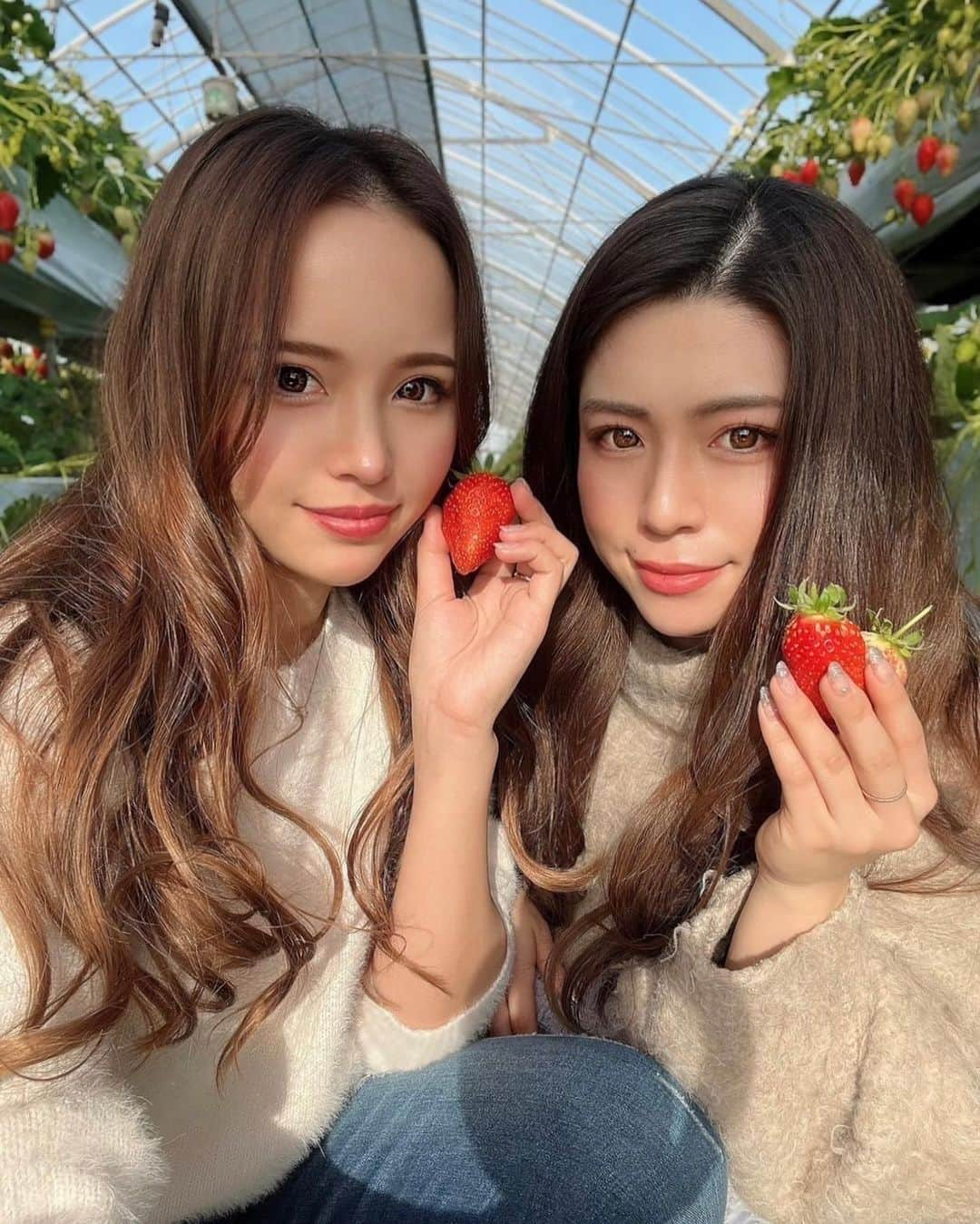 DJ NANAさんのインスタグラム写真 - (DJ NANAInstagram)「いちご狩りは @tstym1017 と🍓  #田原まで運転ありがとう #助手席専門 #美意識高い女子を尊敬 #話止まらん #また遊んでください土下座 #いちご狩り」2月18日 10時42分 - dj_nana092