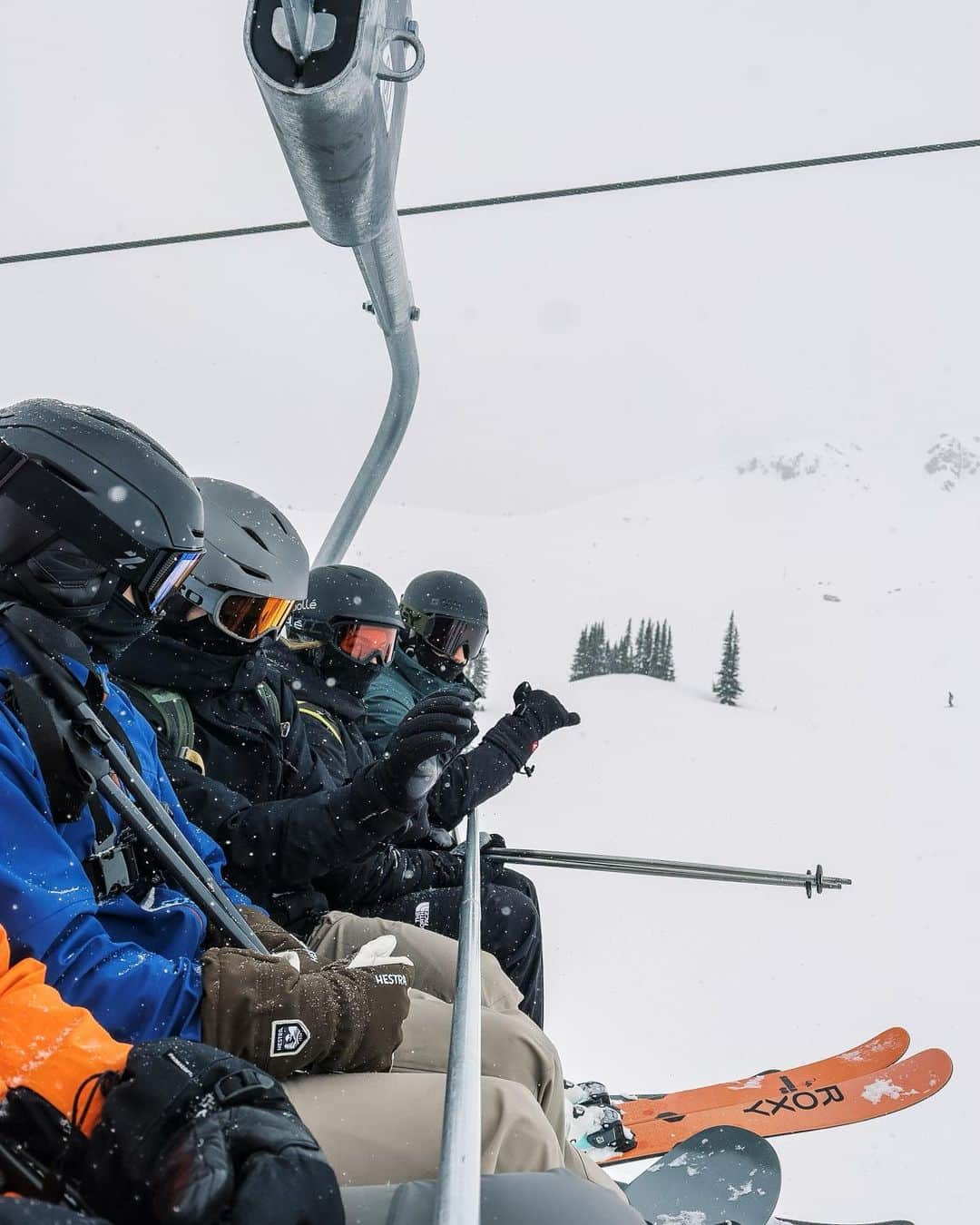 マデリーン・エドワーズさんのインスタグラム写真 - (マデリーン・エドワーズInstagram)「Nothing like a boys trip!!! ⛷️ (Photos by @tskrlj & pow by Mother Nature)」2月18日 11時37分 - maddie_edwards