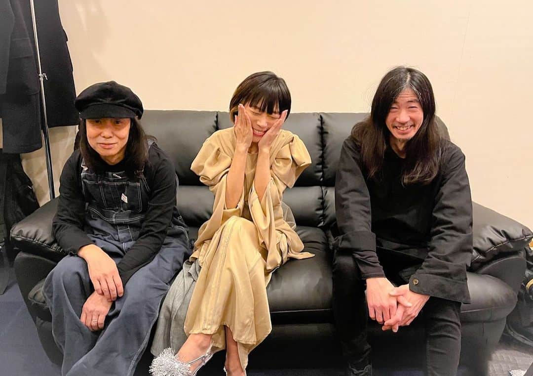 Salyuのインスタグラム：「Billboard Live TOKYO公演🗼 ありがとうございました✨✨✨  次回は少し間が空いての 4/11（火）Billboard Live OSAKA この旅ファイナルです！  http://www.billboard-live.com/pg/shop/show/index.php?mode=detail1&event=13900&shop=2  それまでの期間はたっぷりとこちらをお楽しみください💁🏻‍♀️✨✨  「星のクズ α」 ST / DL上🎧 https://tf.lnk.to/hoshinokuzu_alpha  Music Video🖥 https://youtu.be/sRc-5RGEtVI  「星のクズ Ω」 Streaming / DL🎧 https://tf.lnk.to/hoshinokuzu_omega  Music Video🖥 https://youtu.be/rkRMKGeU9sg  #Salyu #billboardlivetokyo  #harukanakamura  #TRIGUN #トライガン」