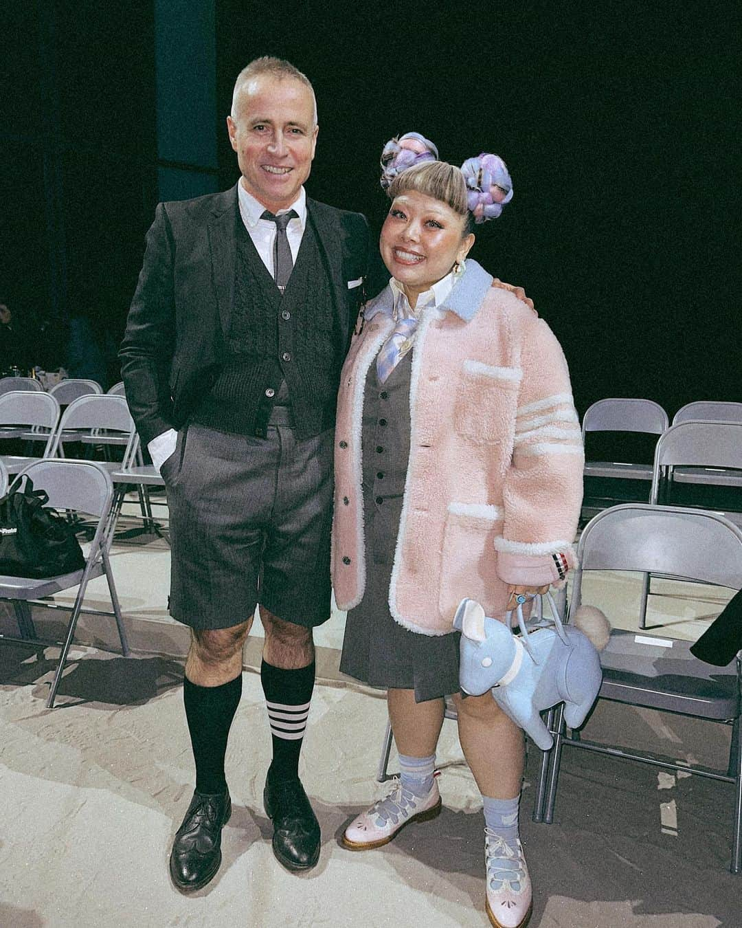 渡辺直美さんのインスタグラム写真 - (渡辺直美Instagram)「@thombrowne のショーへ🫶 今回も壮大でエンタメぶちかまし系ファッションショーで大感動でした🌟 いつもトムブラウンのショー見たあと単独ライブやりたくなるんだよね😂 もう色々感化され過ぎてw まじでかっこいいし、あの空間にいれてる喜びも相まってずっと鳥肌！！  そして、最後の私がよくするよそ行きの表情なんなのwもうなんか緊張で逆に苦笑いw  素敵な夜でした🫶  hair @nerohair  styling @cc_looo   #thombrowne  #NYFW」2月18日 12時42分 - watanabenaomi703