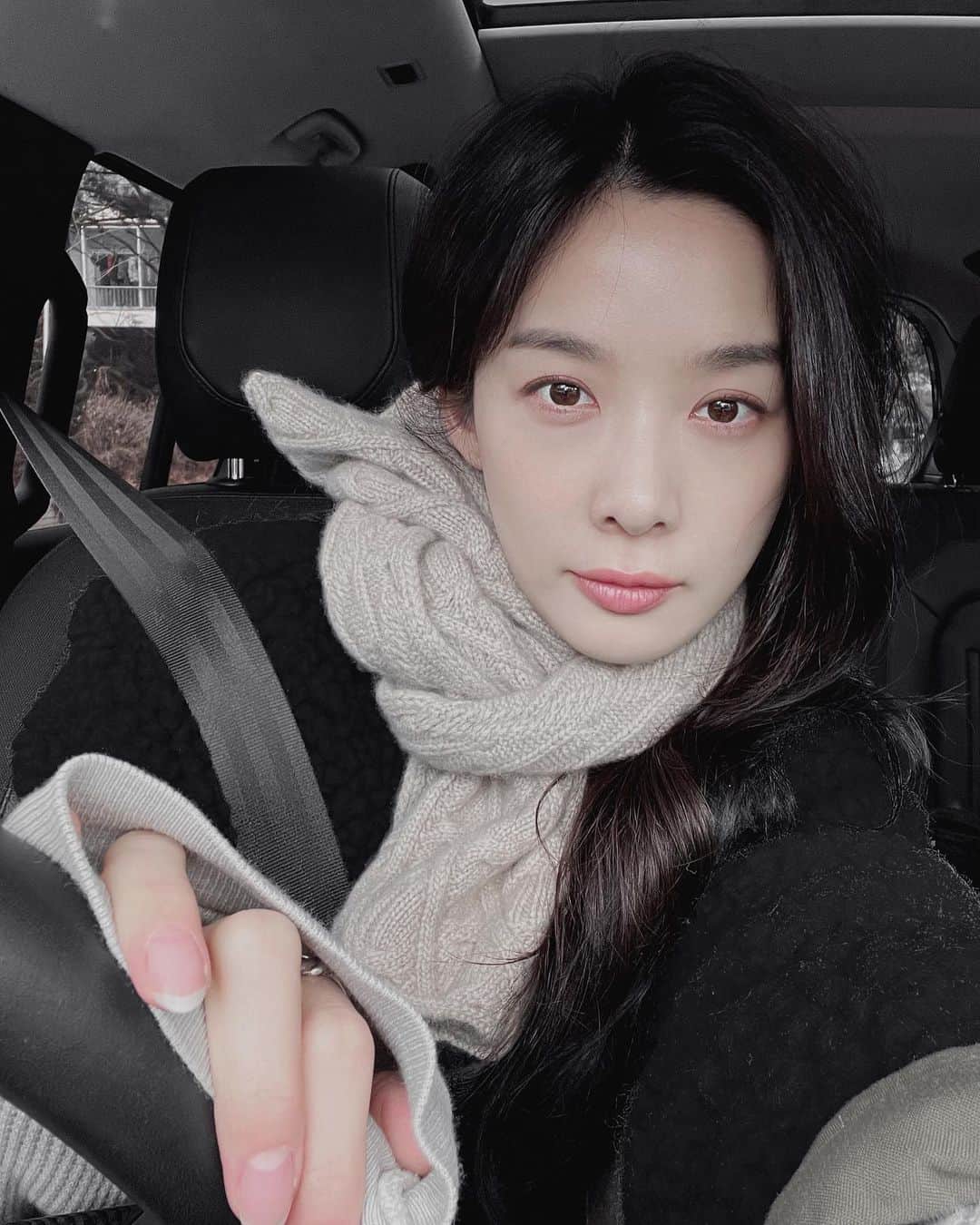 イ・チョンアのインスタグラム：「곧 봄 오려나」