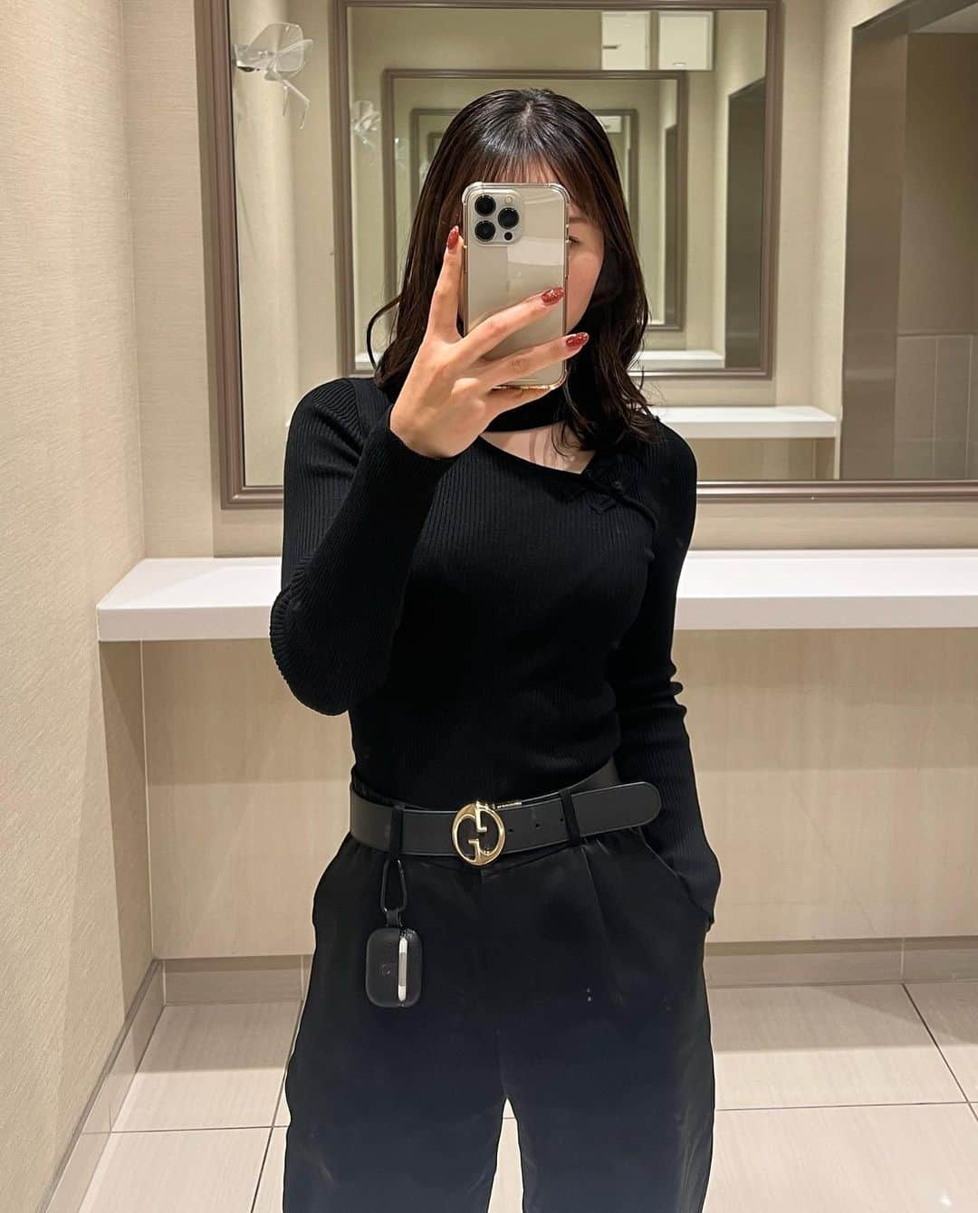 鶴岡果恋さんのインスタグラム写真 - (鶴岡果恋Instagram)「. 私服  #AllBlack」2月18日 14時02分 - tsurukare