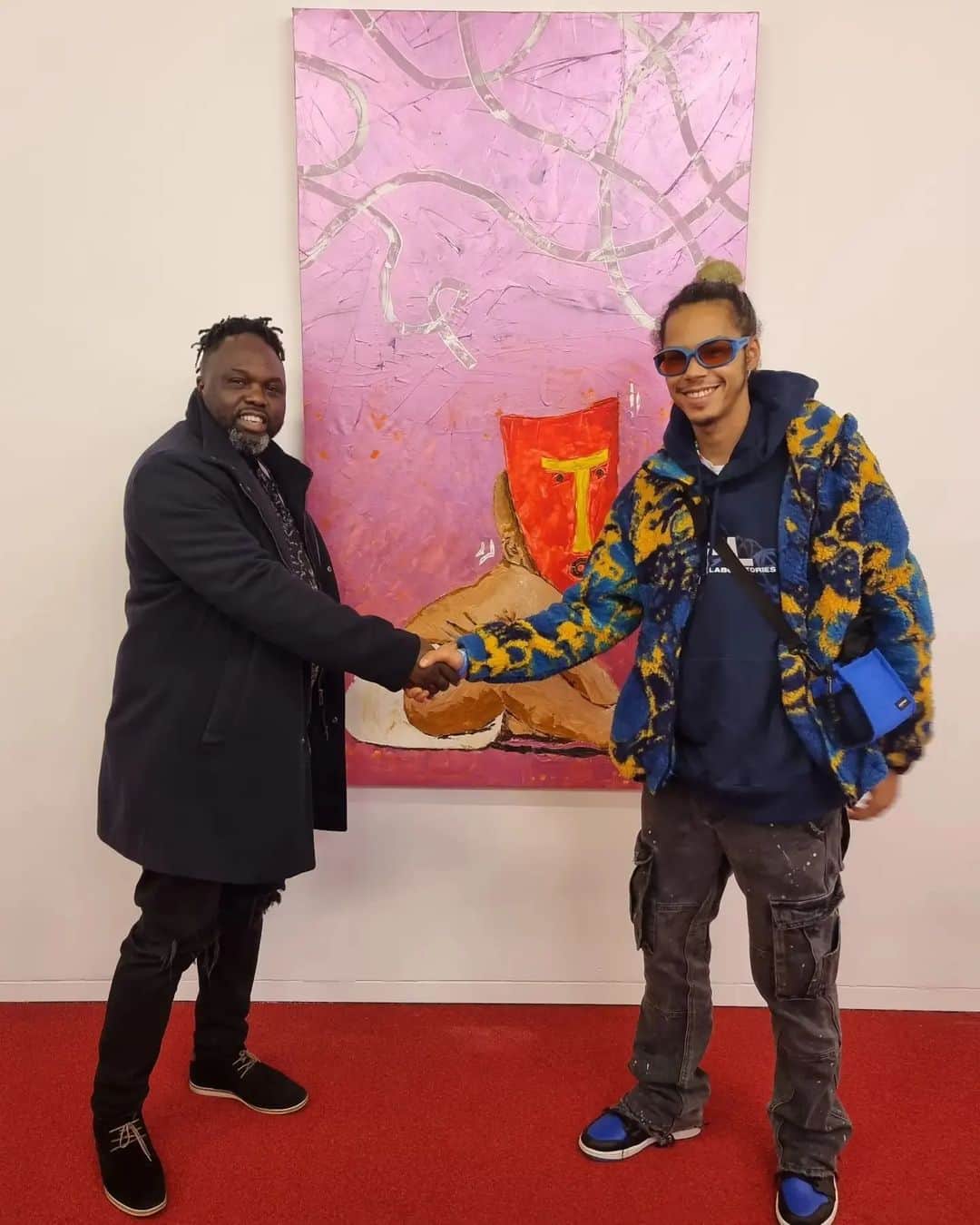 CASH（Carl Anders Sven Hultin）のインスタグラム：「Radiant Nights by @pleaseaddcolor  Exhibition with many talented artists, alongside Moke Fils 🎨🤜🏽🤛🏿💯  #africanart #art #painting #mokefils #artbycash」