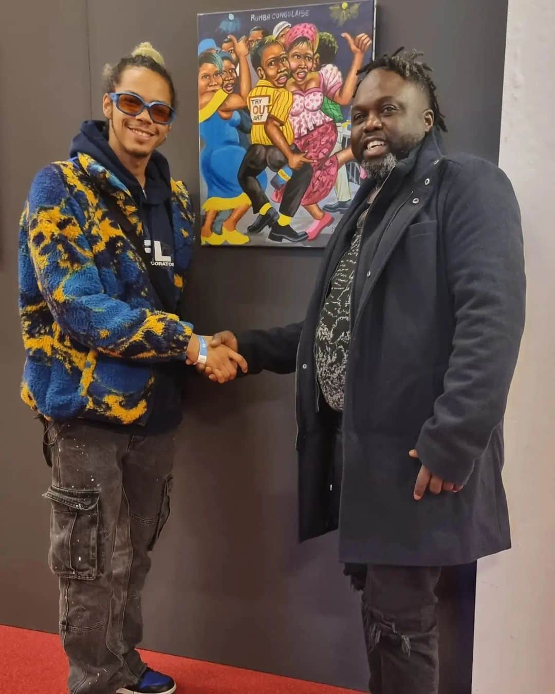 CASH（Carl Anders Sven Hultin）さんのインスタグラム写真 - (CASH（Carl Anders Sven Hultin）Instagram)「Radiant Nights by @pleaseaddcolor  Exhibition with many talented artists, alongside Moke Fils 🎨🤜🏽🤛🏿💯  #africanart #art #painting #mokefils #artbycash」2月19日 1時34分 - artbycash