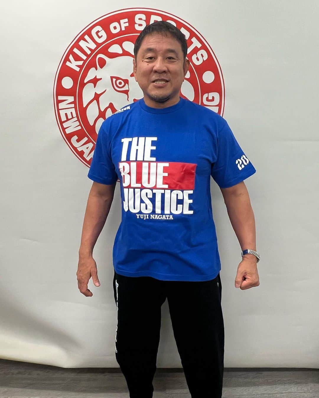 永田裕志のインスタグラム：「明日2/19(日)全日本プロレス後楽園ホール大会試合前にTHE BLUE JUSTICE  Tシャツ2023バージョンお買い上げ頂いた方にサイン会を開催します。  皆様多数お越しください。  よろしくお願いします。  #thebluejustice  #2023  #永田裕志  #triplecrown  #プロレスの日 #njpw  #ajpw」