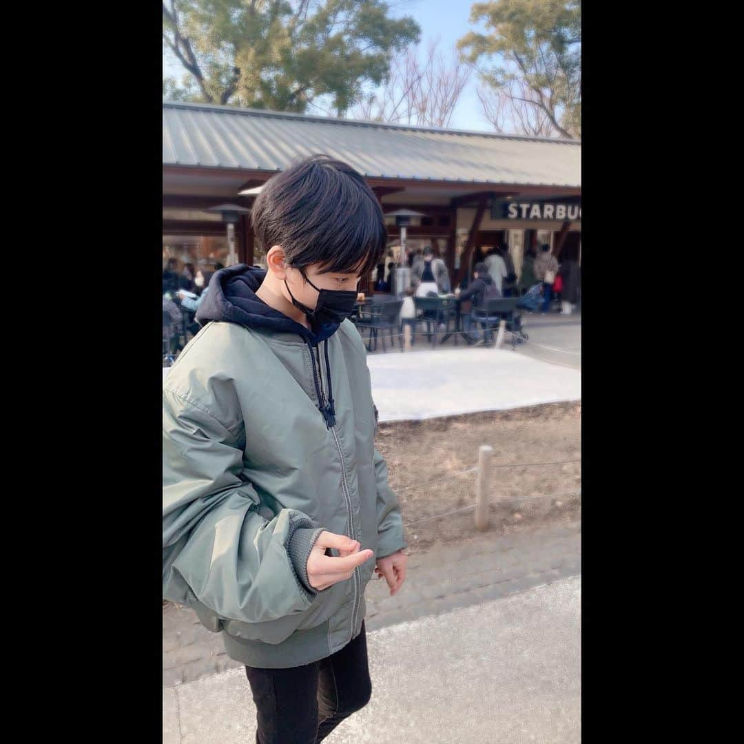 髙橋來のインスタグラム：「✳︎ 今日は美術館にいきましたよ。 上野公園は人がたくさんで なんかよかったです。  桜はまだ咲いてないです。 キャラメルフラペチーノ好きです！ ・ ・ ✳︎ #髙橋來」