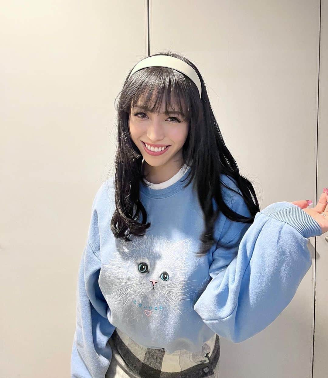 りゅうちぇるのインスタグラム：「やっぱり 猫Tﾀﾞｲｽｷ・・🐈💭  ☆🌟★ 明日からライブツアーが始まります ! ! 来てくださる方ぜひ楽しもうネ!! 最終日まで頑張リマス ☆🌟★」