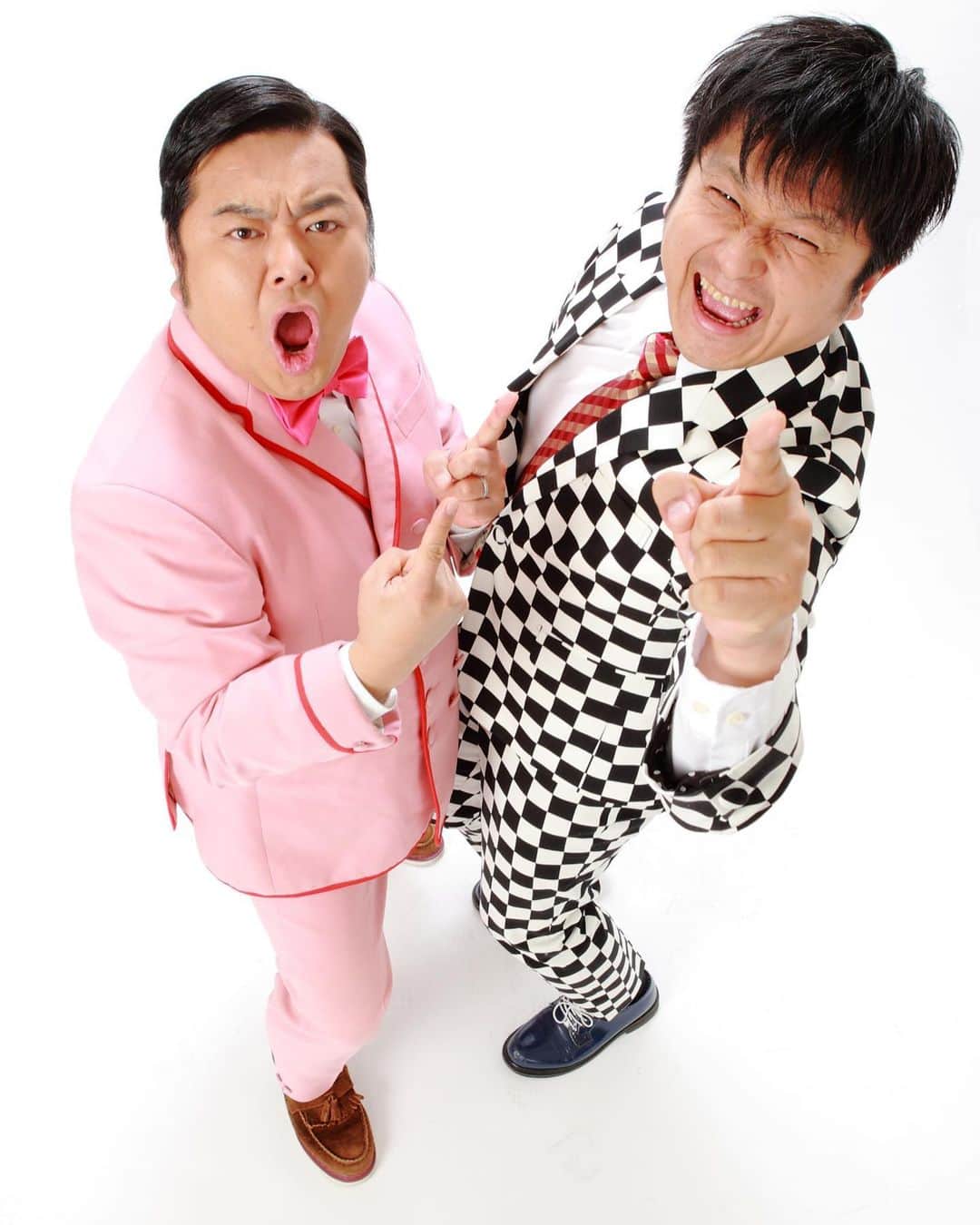 大地洋輔のインスタグラム：「本日発表になりましたが、 我々ダイノジ芸歴28年で 活動場所が九州になります！！  九州の福岡よしもとに移籍します！！！  これから九州の皆さんお世話になります！  そして東京、全国の皆さん今後ともよろしくお願いします！！  もちろん今までの仕事も変わらずやっていくので、今後とも我々ダイノジをどうぞよろしくお願いします！！  #ダイノジ #福岡よしもと #大分県出身」