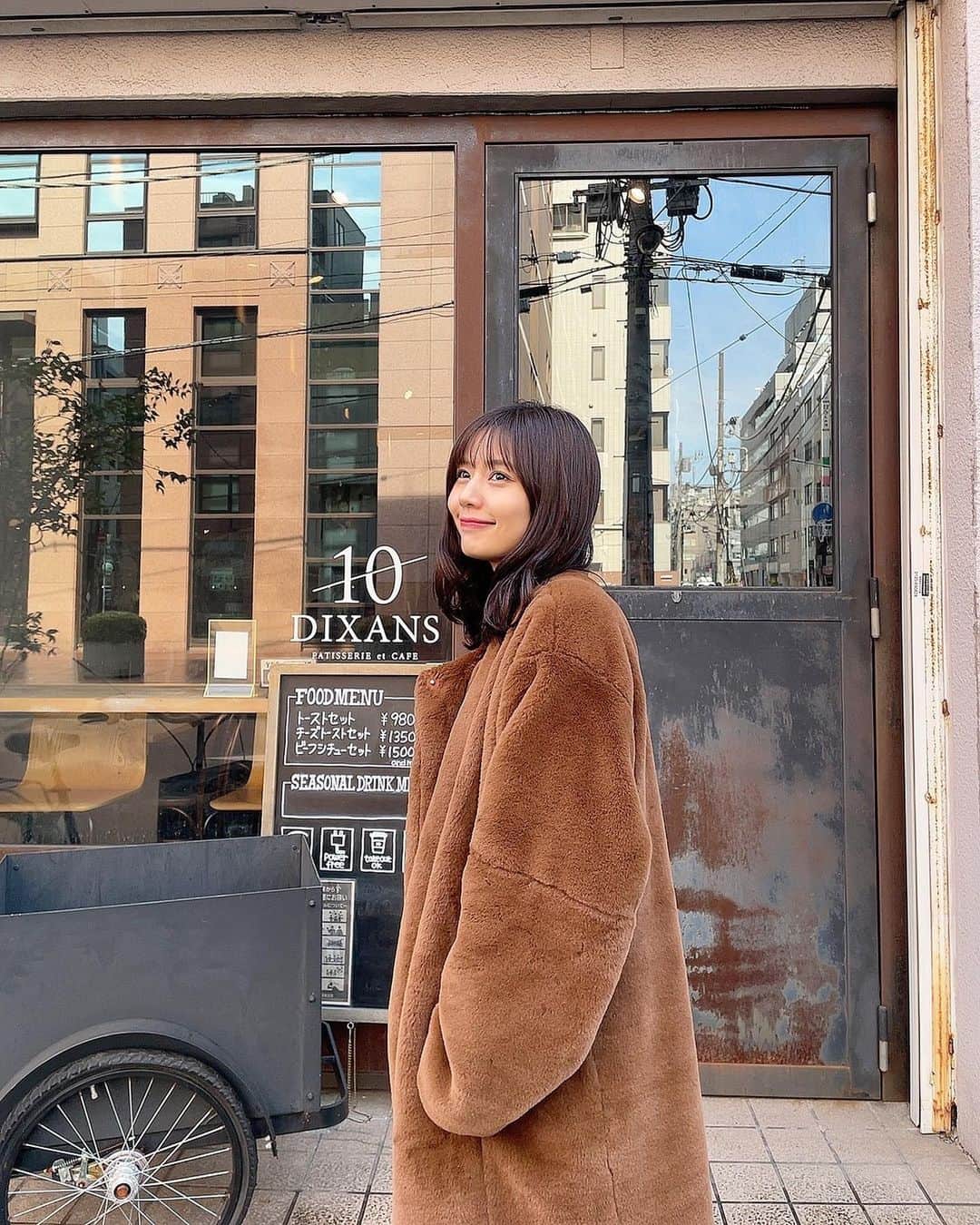 杉浦みずきのインスタグラム：「. この冬ヘビロテしてたファーコート🤍 可愛いしあったかいしいっぱい着た🧸  @le.ema_official」