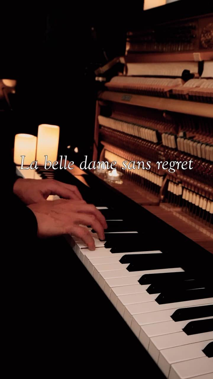 望月衛介のインスタグラム：「I love this song ❤️  #sting #labelledamesansregrets #lovesongs  #piano #pianist #healing #chill #pianocover #pianoman #eisukemochizuki #望月衛介」