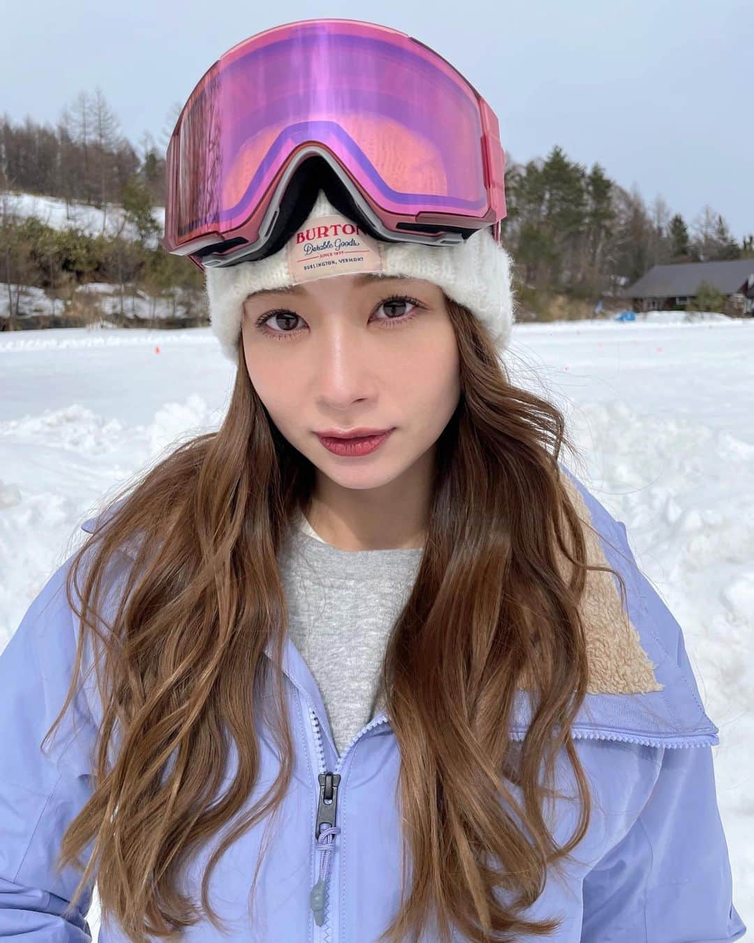 丹羽仁希さんのインスタグラム写真 - (丹羽仁希Instagram)「今日は大好きな雪山×車のお仕事⛄️❄️  「NISSAN e-4ORCE SKI RESORT」の オープニングセレモニーに出席しました！  X-TRAIL を雪上特設コースで試乗したんだけど、 もう走りが凄すぎて感動🥹 カーブでも全然スリップもしなかった✨　 これなら雪道も怖くない。  今シーズン中はずっと X-TRAIL の巨大ポスターが パルコール嬬恋スキー場に沢山あるので、ぜひシーズン中に遊びにきてみてね！🤍  #日産 #NISSAN #日産エクストレイル #pr」2月18日 19時59分 - __niki22