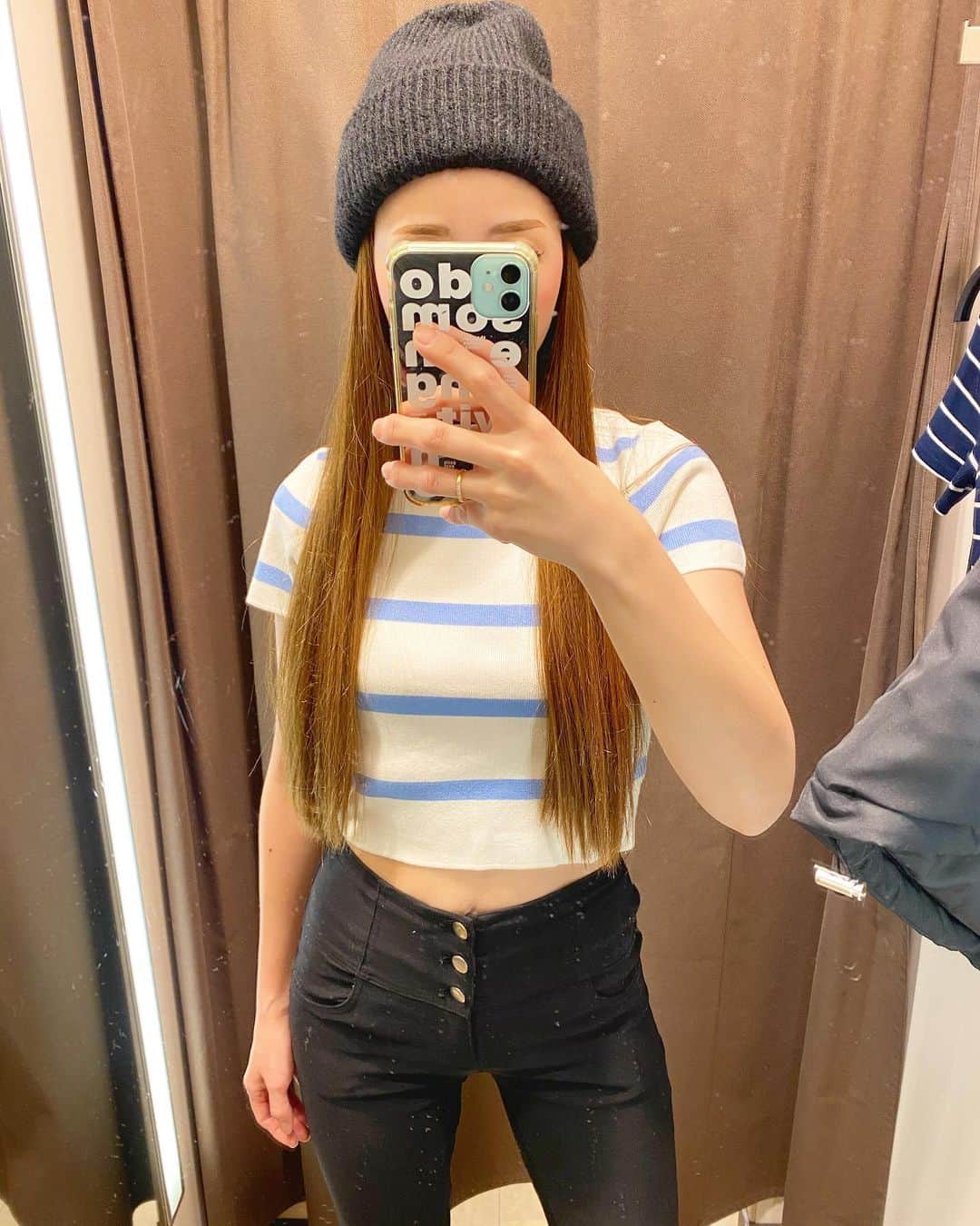 Saoriのインスタグラム：「zara新作可愛いくていっぱい試着した❣️ 買ったのは1着だけやけど🥺  #ザラ#ザラ購入品#ザラ女#ファッション#zara#zara購入品#hm #ママファッション#grl #グレイル購入品#fashion」