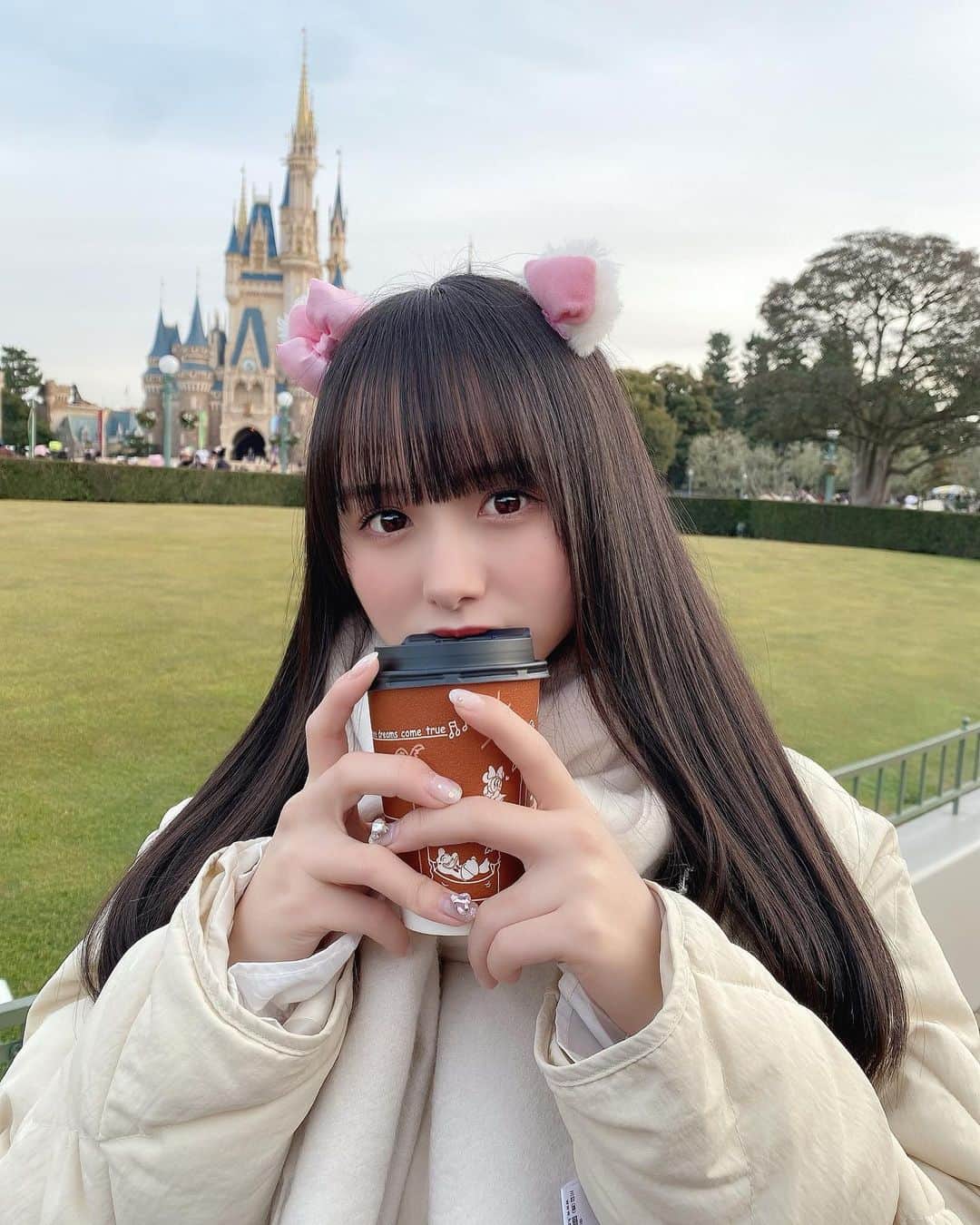 のインスタグラム：「久しぶりにディズニー行ったあ🐱」