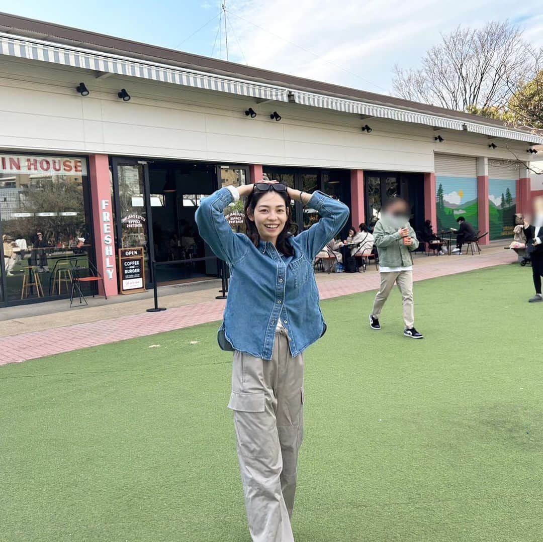 仲美咲のインスタグラム：「今日のお昼暖かかったね〜☀️🐝 花粉がもう飛んでるけど春が近づいてるの嬉しい🤸‍♀️🌼  #花粉早めだけど大丈夫そ？」