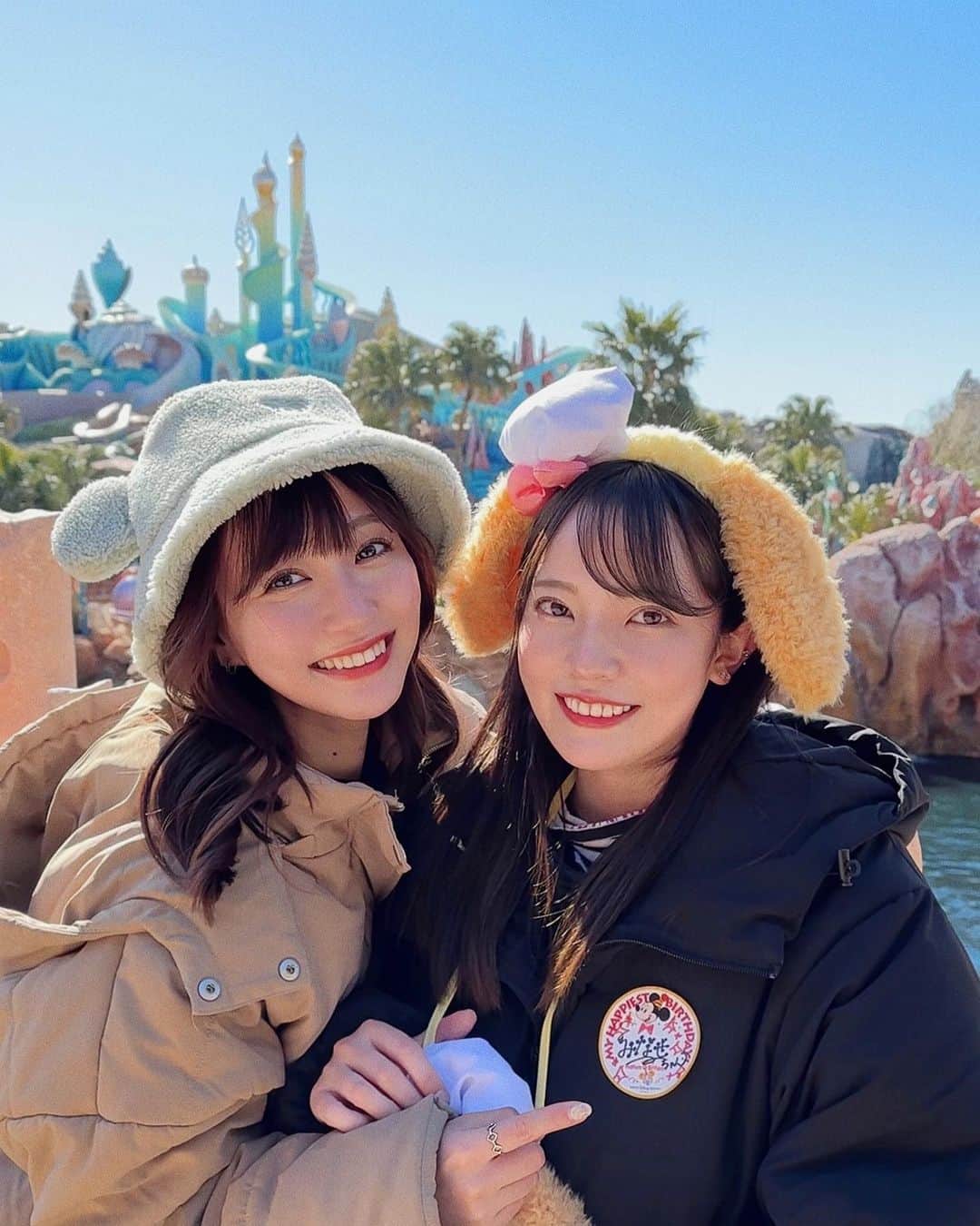 荻野可鈴のインスタグラム：「、 ♡ℍ𝕒𝕡𝕡𝕪 𝔹𝕚𝕣𝕥𝕙𝕕𝕒𝕪♡  みなせとディズニーシー🐳🤍  毎年お祝いできて嬉しいし これからもずっとお祝いさせてね🌈  友達のお誕生日は私も幸せ貰えちゃうから 私にとっても特別な日🤭⭐︎  #東京ディズニーシー #ディズニーシー #ディズニー #tokyodisneysea #disneysea #disney」