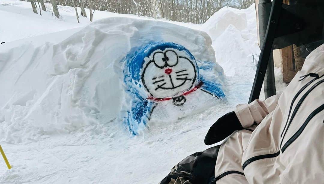 上村知世さんのインスタグラム写真 - (上村知世Instagram)「楽しい#snowbording  #赤倉観光リゾートスキー場 へ！！ チャンピオンAコースにやっつけられましたw #snow #winter #family #ケバブ #akakan」2月18日 21時25分 - tomose0207