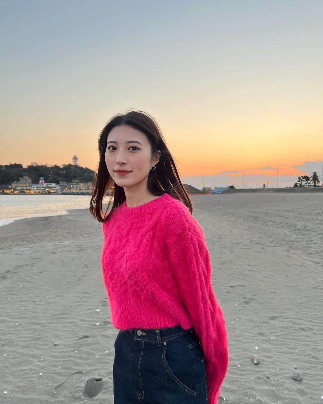 小山莉奈のインスタグラム：「요즘의 오오티디랑 힐링🍃 다시 공부해야겠다😮‍💨😮‍💨😮‍💨  #오오티디 #오오티디룩 #오오티디패션 #패션 #패션스타그램 #패션코디 #데이리룩 #카페 #카페스타그램 #일상 #일상스타그램 #일상 #일상스타그램 #일본 #ootd #daily #dailylook  #冬コーデ #冬服コーデ」