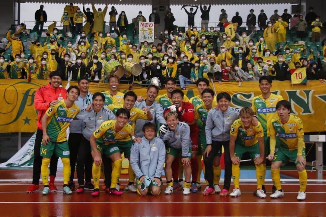 新井章太さんのインスタグラム写真 - (新井章太Instagram)「2023開幕 長崎　1-0◯  応援ありがとうございました✨次はホームで会いましょう！！  #一体感」2月18日 22時15分 - shotarai30