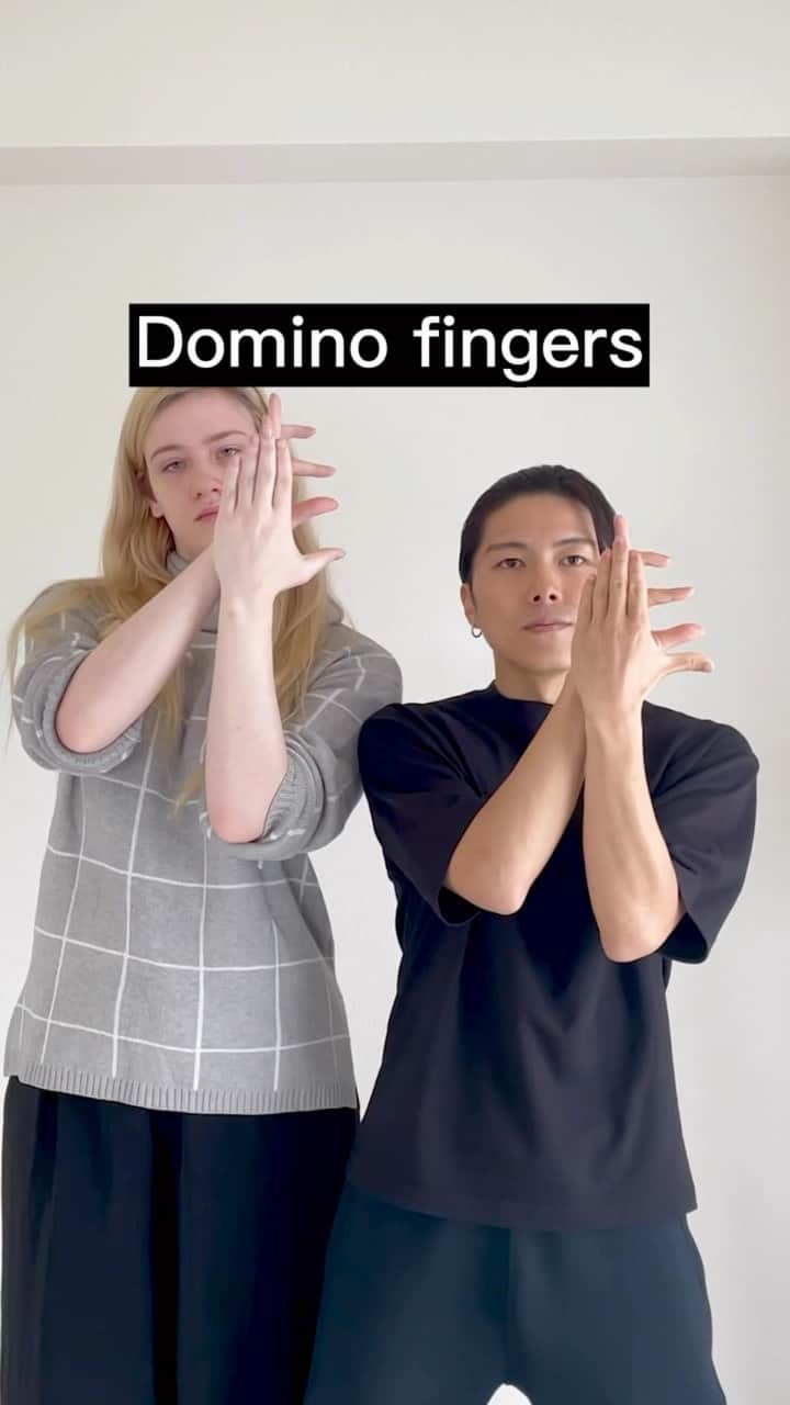 RYOGA -XTRAP-のインスタグラム：「Domino Fingers-concept by @ryoga_xtrap   Tutorial for this concept will be uploaded soon🫡 Tutting Tutorial - @tut_torial_   #tuttorial #tuttingtutorials #tuttingdance #tuttingchallenge #tutting #dancevideos #tuttingconcepts #geometry#sacredgeometry #shape #fingertutting #fingertut #タット #タットダンス #フィンガータット」