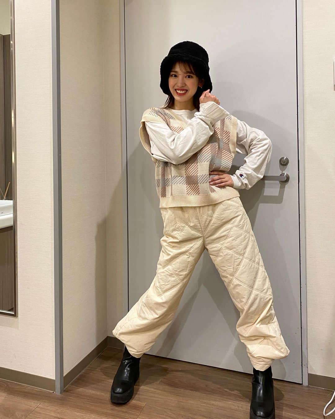 飯窪春菜のインスタグラム：「✊🏻  いつも元気✊🏻🤣  #パワー」