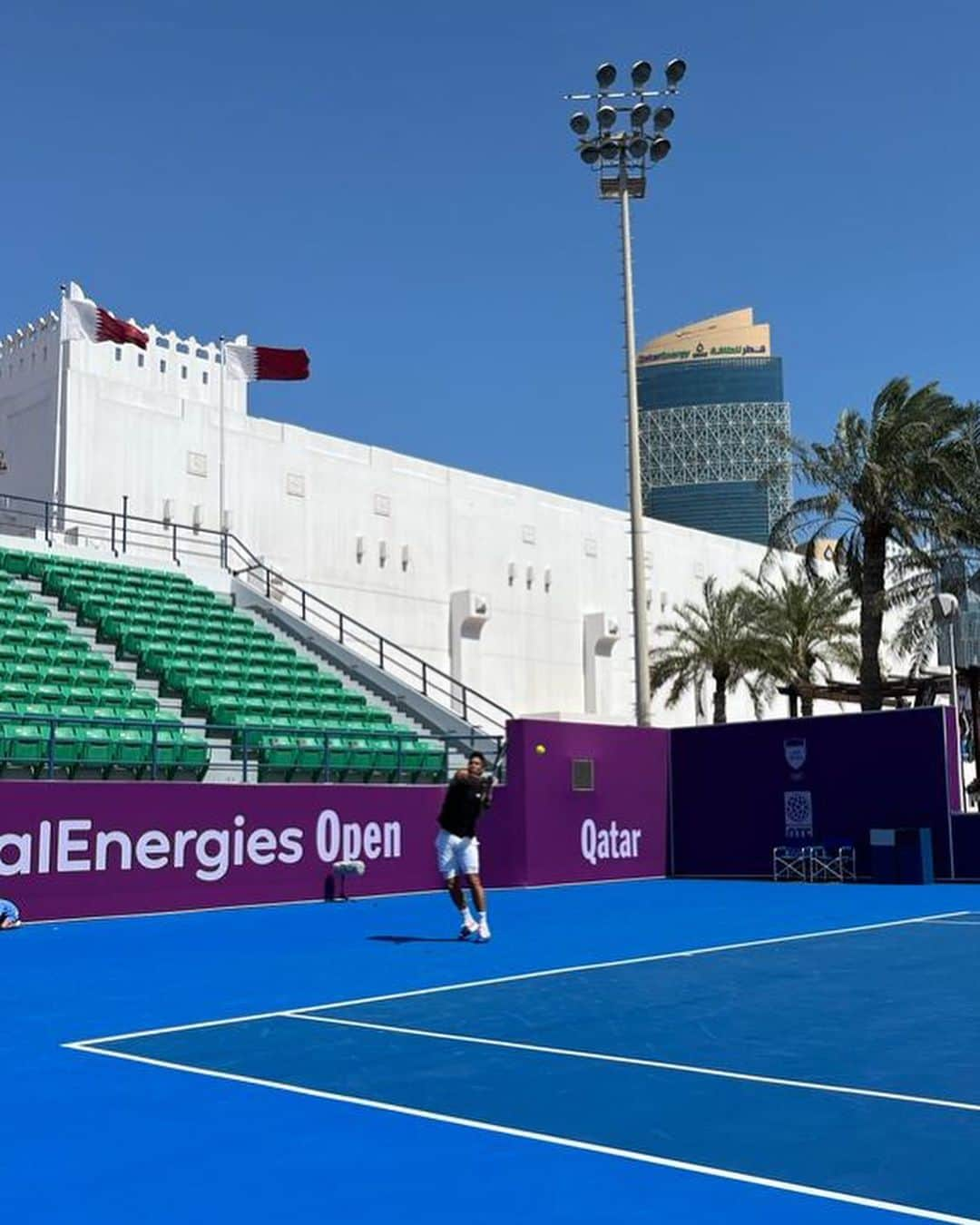 フェルナンド・ベルダスコさんのインスタグラム写真 - (フェルナンド・ベルダスコInstagram)「Getting ready 💪🏼🇶🇦  #Doha #Qatar #Practice #Tennis #QatarExxonMobilOpen2023」2月18日 22時47分 - ferverdasco