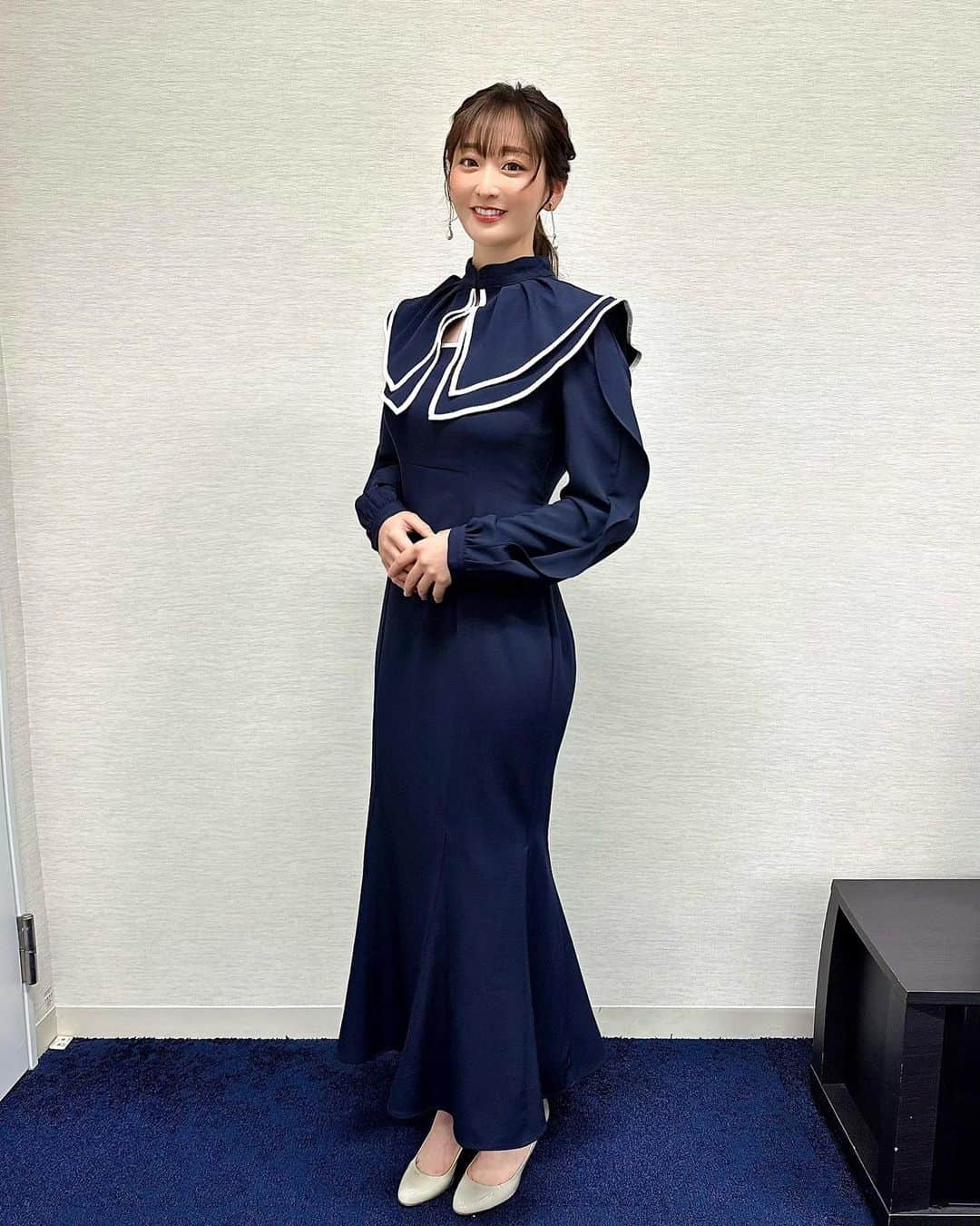 長崎望未のインスタグラム：「.  3週目に突入しました🤭 みんなのスポーツ🫶🏻 @minspo_tvtokyo   今日の衣装は、リリアンカラット☺️ @lilliancarat_official   先週とまた雰囲気が変わって シルエットの形とかも素敵で これまたかわちい衣装でした🤭  明日、日曜日の夜は22:54~23:30の 放送になります☺️🫱🏻‍🫲🏽  ぜひみてくださいね🥰  #みんなのスポーツ #みんスポ #テレビ東京 #テレ東 #リリアンカラット #lilliancarat」