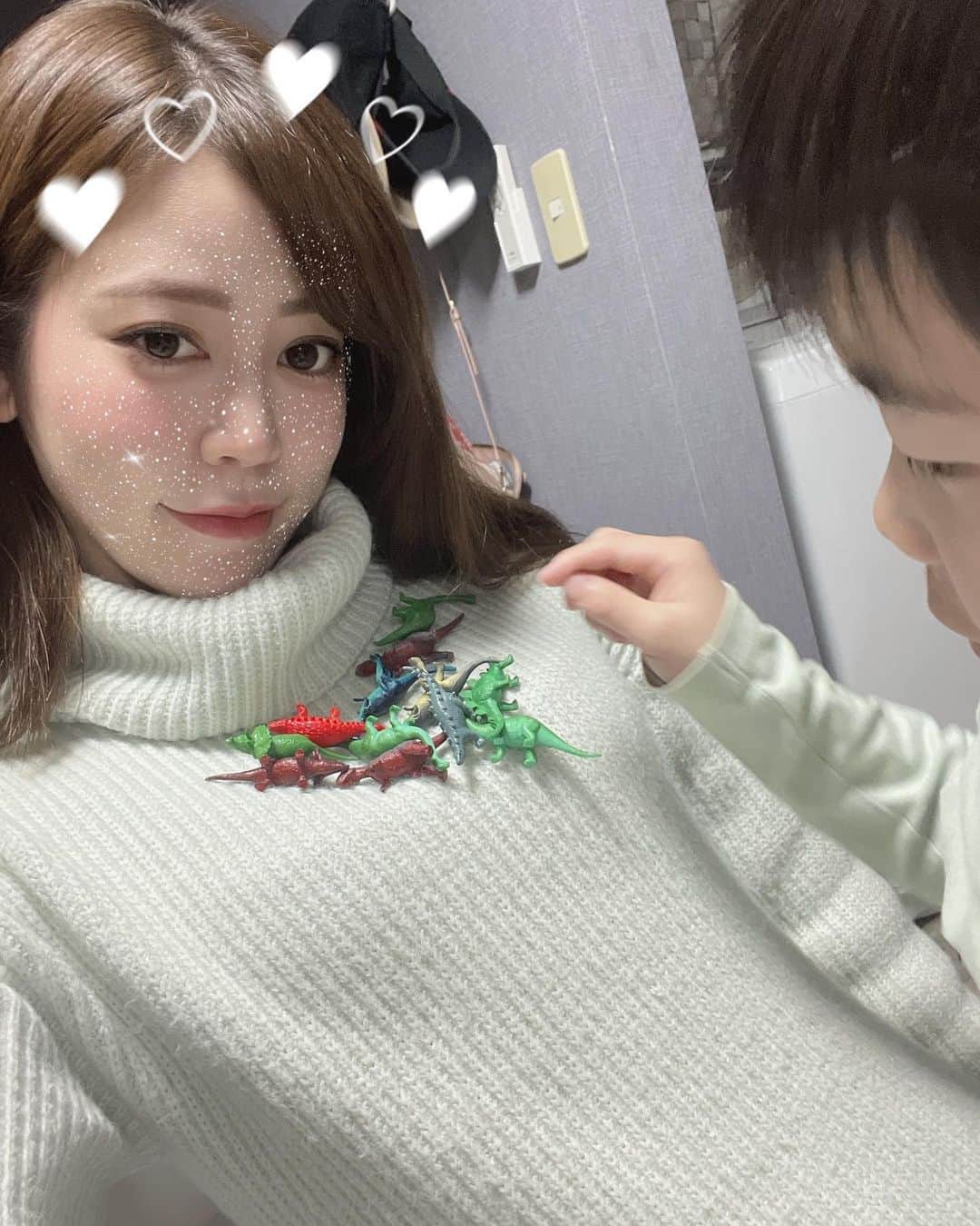 薄井美樹のインスタグラム：「． 遊ばれてた🫣🫣 彼曰くここは崖らしい💕笑」